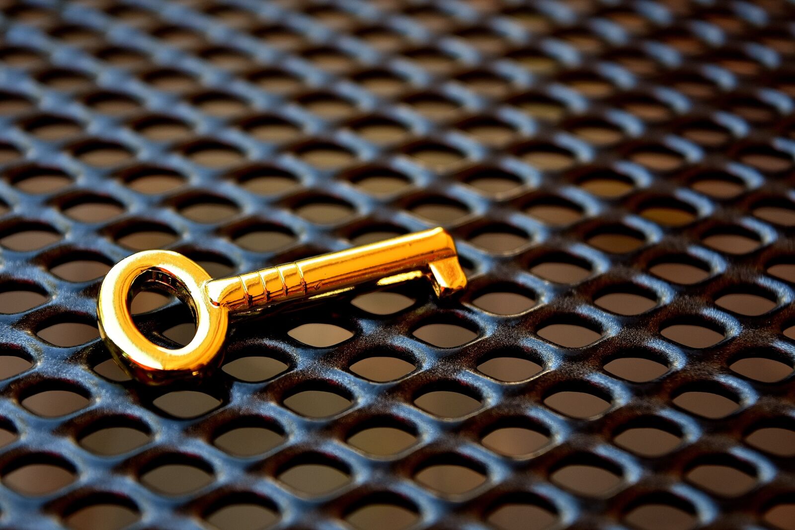 Nikon D7200 sample photo. Key, gold, golden key photography