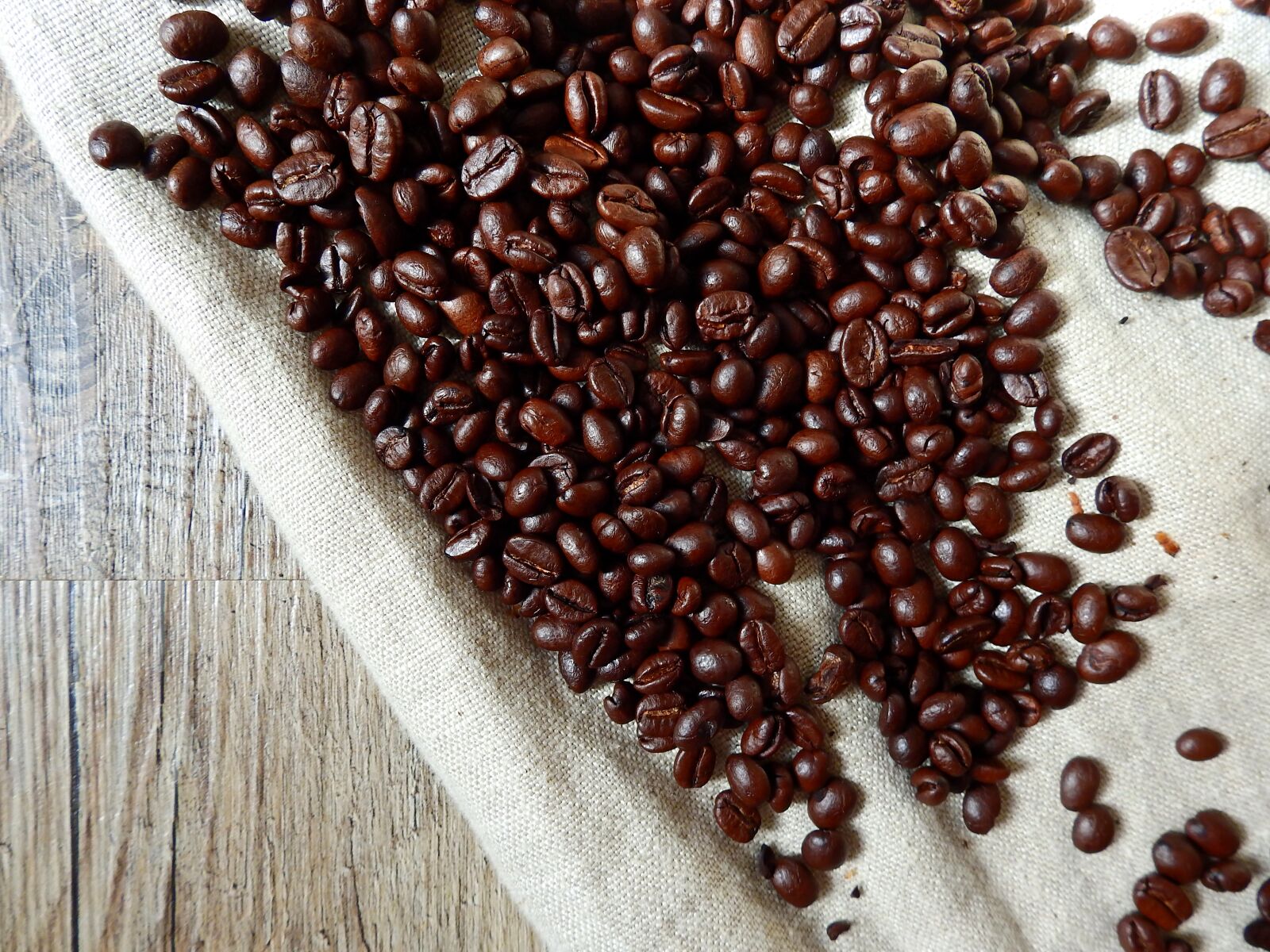 Nikon Coolpix P900 sample photo. Coffee, coffee beans, beans photography