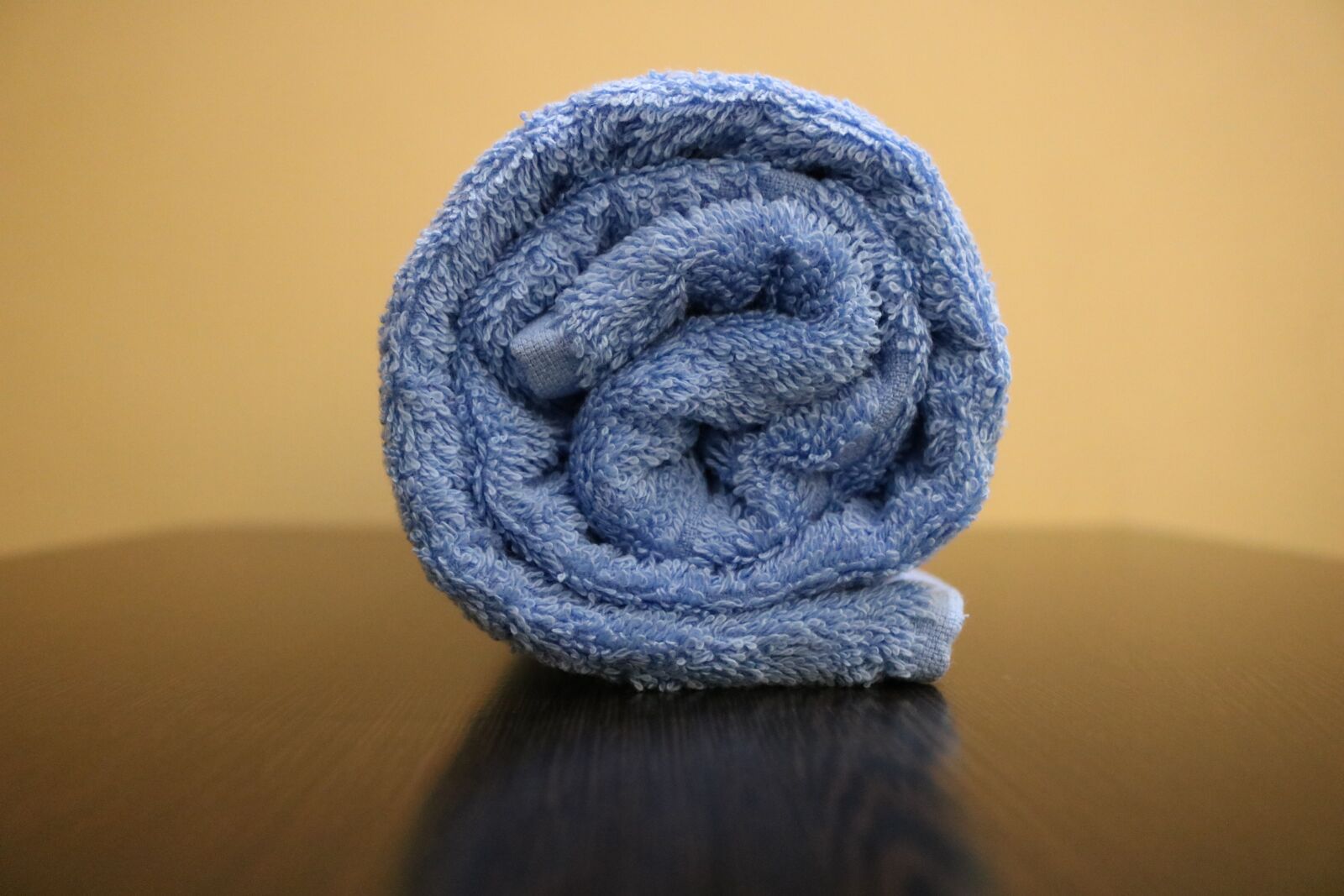 Canon EOS 750D (EOS Rebel T6i / EOS Kiss X8i) sample photo. Bath towel, 450 gsm photography