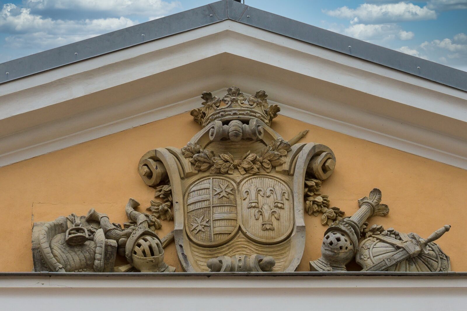 30mm F1.4 DC DN | Contemporary 016 sample photo. Coat of arms, stone photography