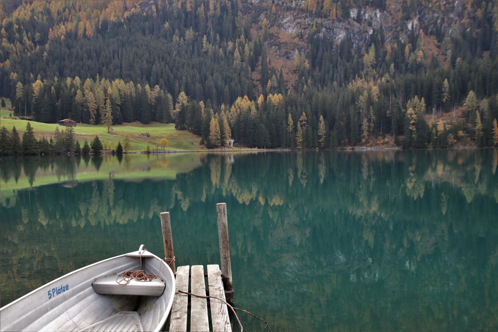 Canon EOS 80D sample photo. Boat, autumn, lake photography