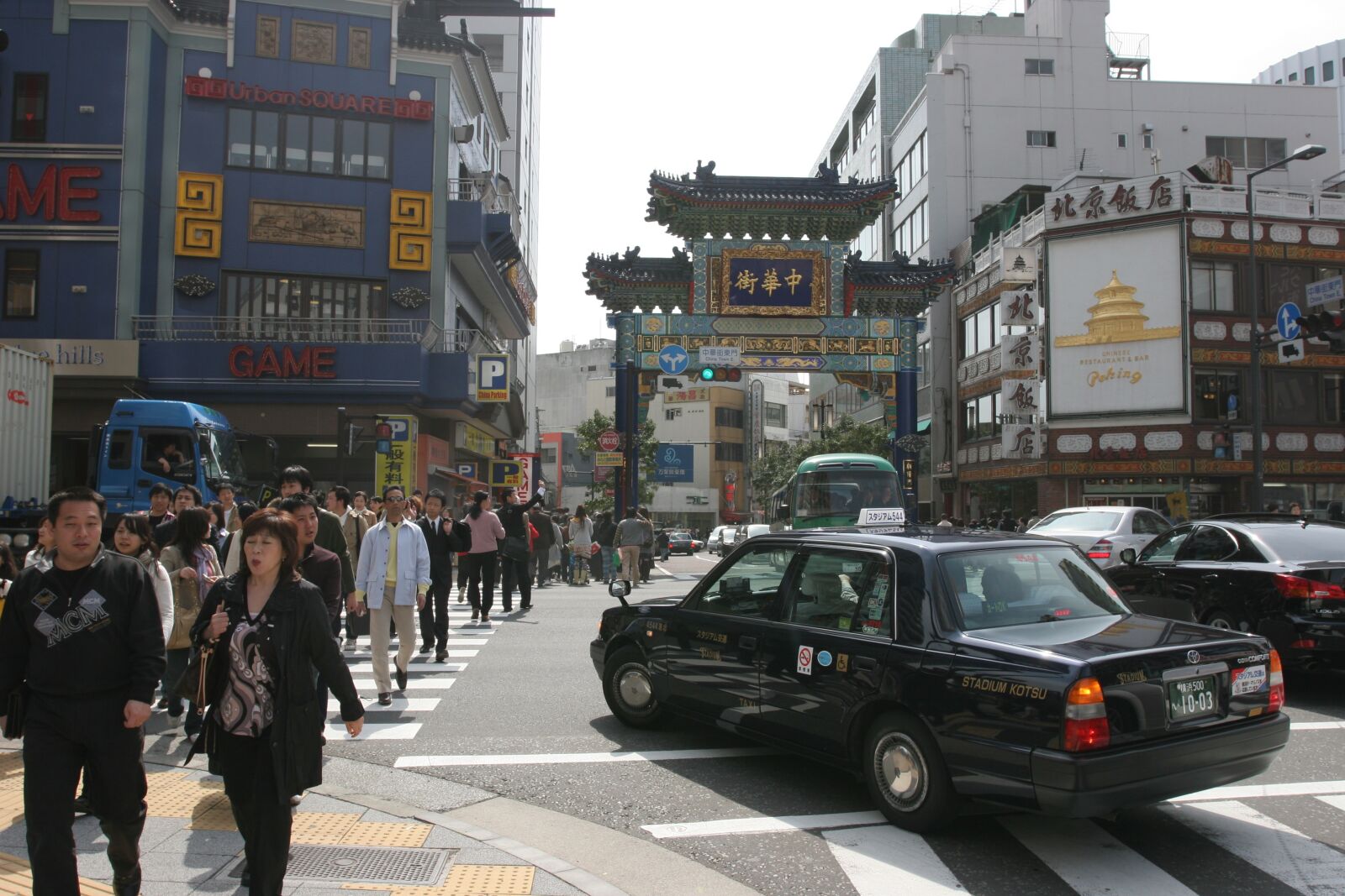 Canon EOS 20D sample photo. Yokohama chinatown, travel, tokyo photography