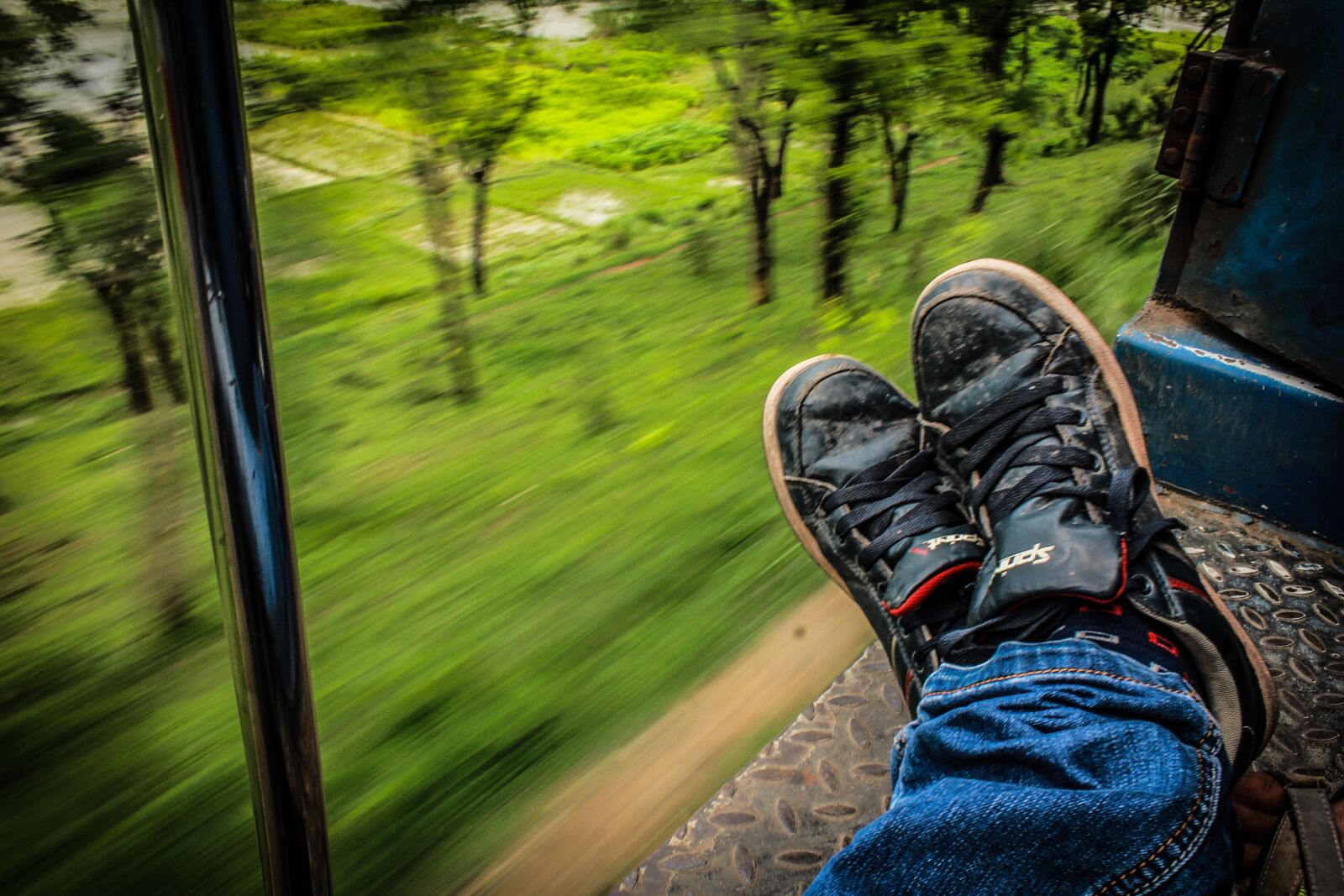 Canon EOS 60D sample photo. Travel, train, subway photography