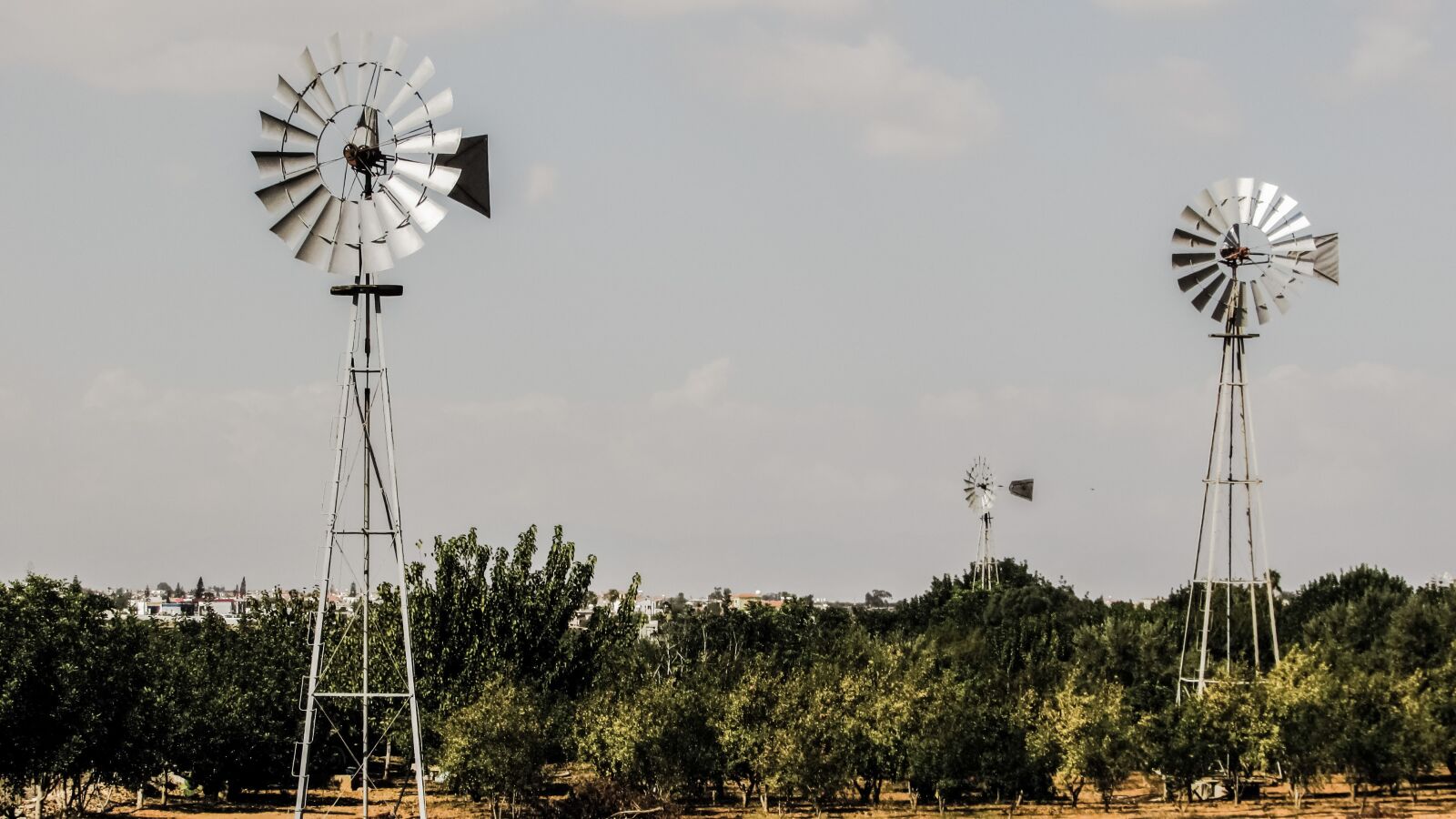 Canon PowerShot SX400 IS sample photo. Windmill, wheel, landscape photography