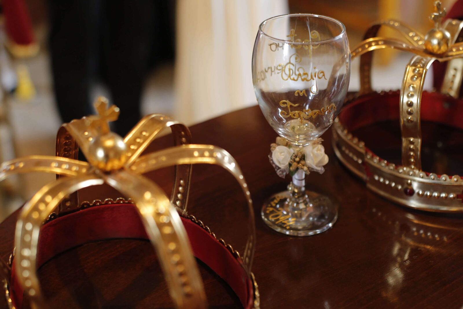 Canon EOS 5D Mark III sample photo. Ceremony, church, crown, relict photography