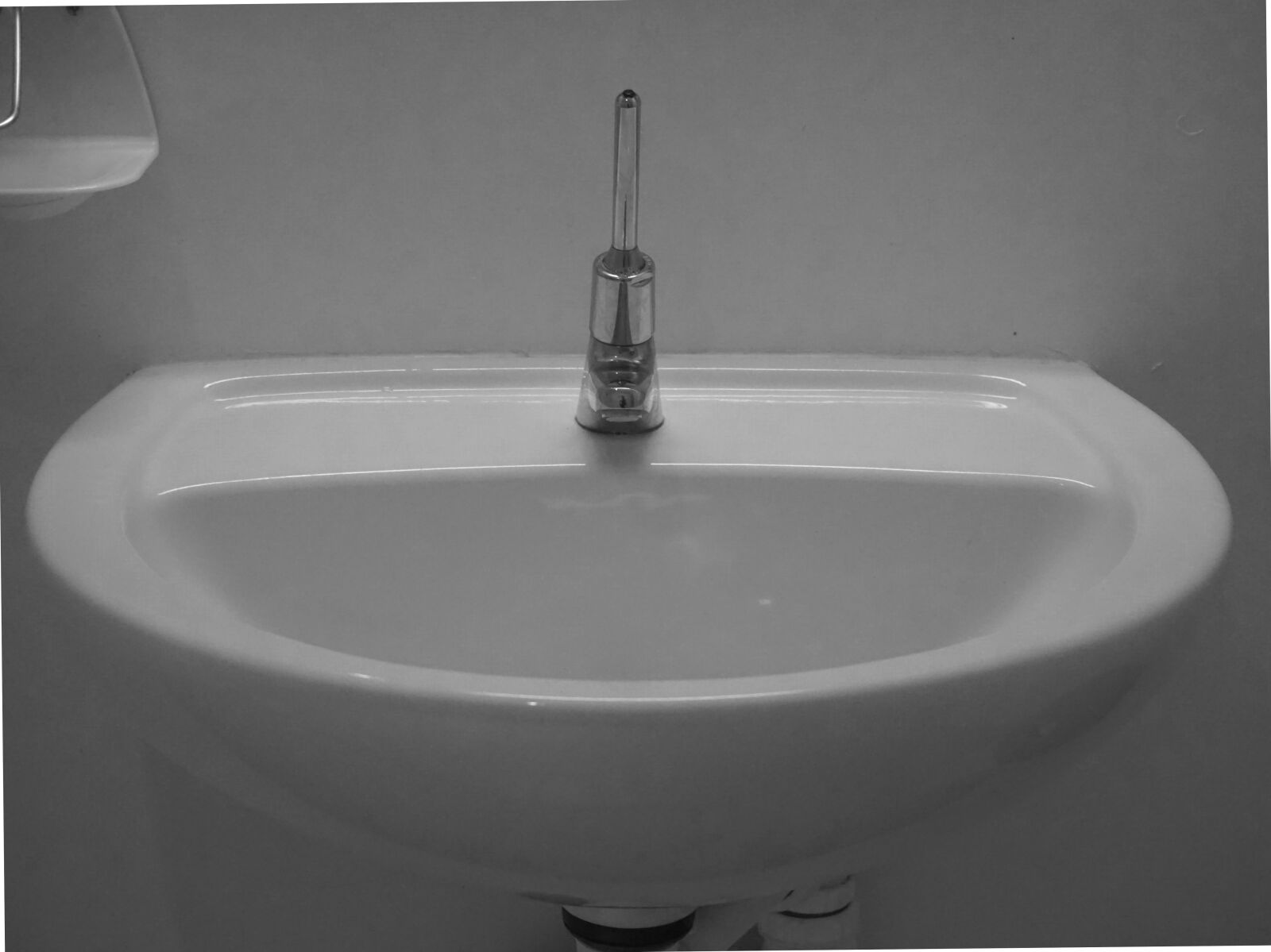 Sony a6000 sample photo. Hygiene, lavabo, noir, et photography