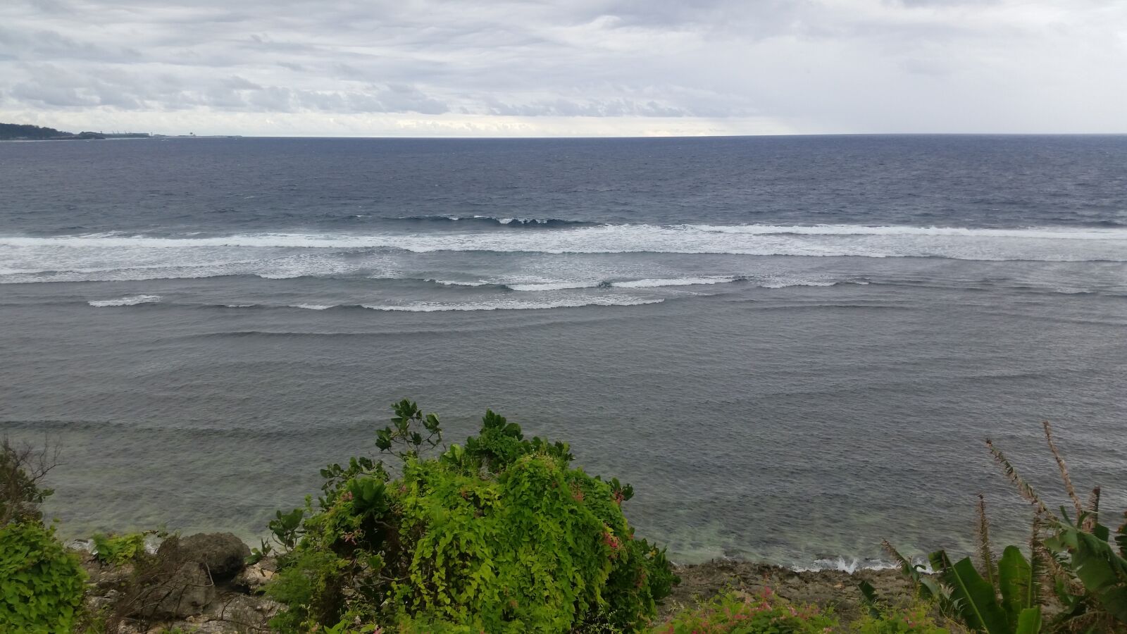 Samsung Galaxy S5 sample photo. Guam, sea, waves photography
