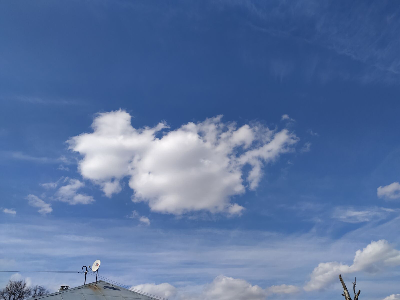 Xiaomi Redmi Note 8T sample photo. Sky, blue, cloud photography