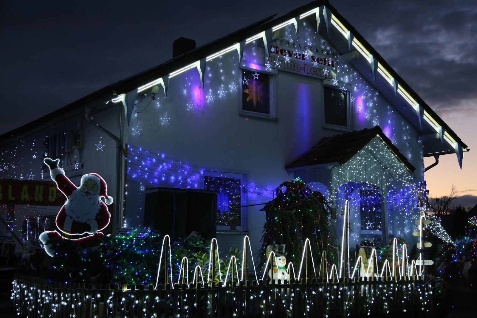Canon EF 24-105mm F4L IS USM sample photo. Lighting, christmas, decoration photography