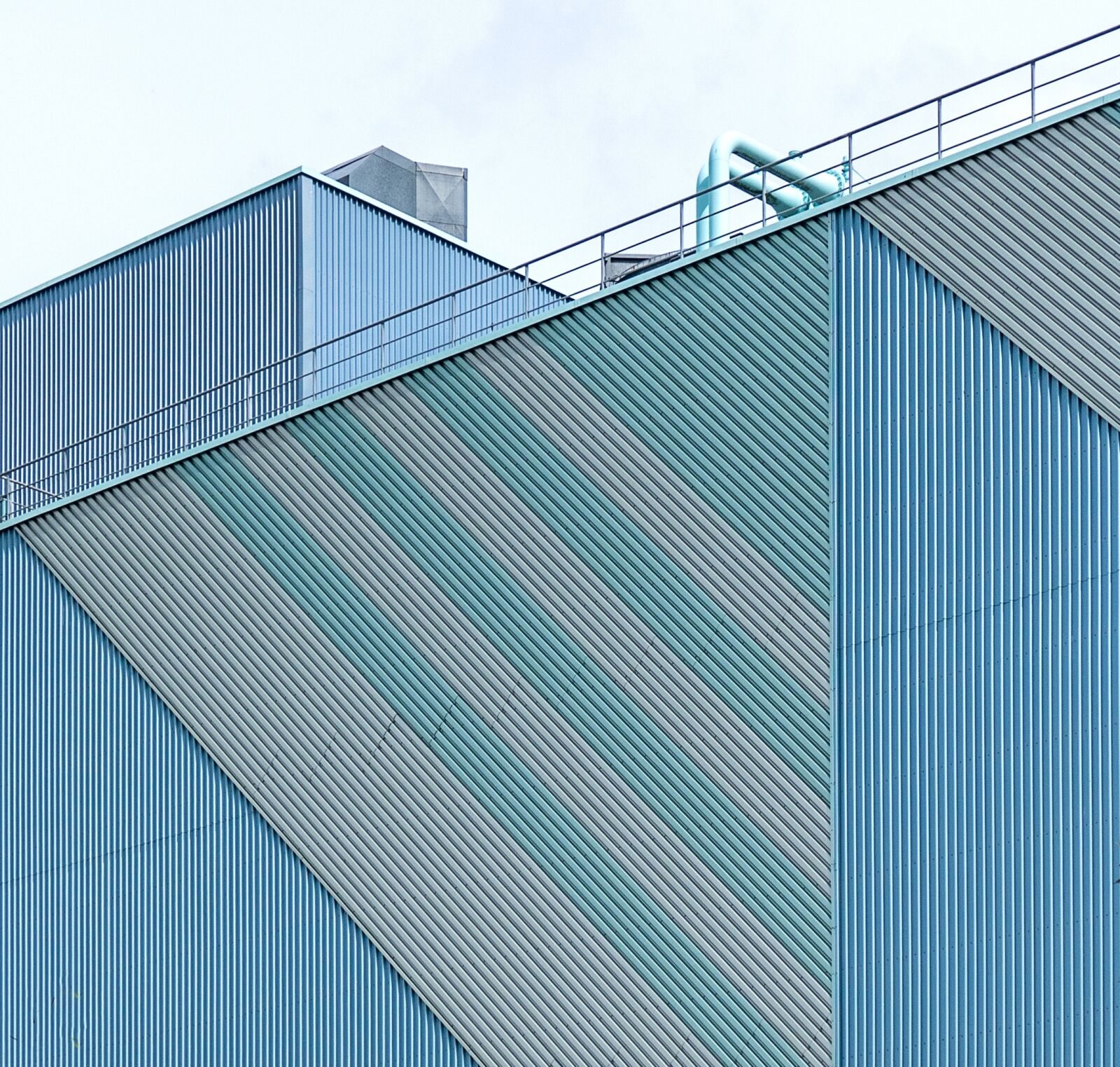 Panasonic Lumix DMC-FZ1000 sample photo. Industrial plant, architecture, hall photography