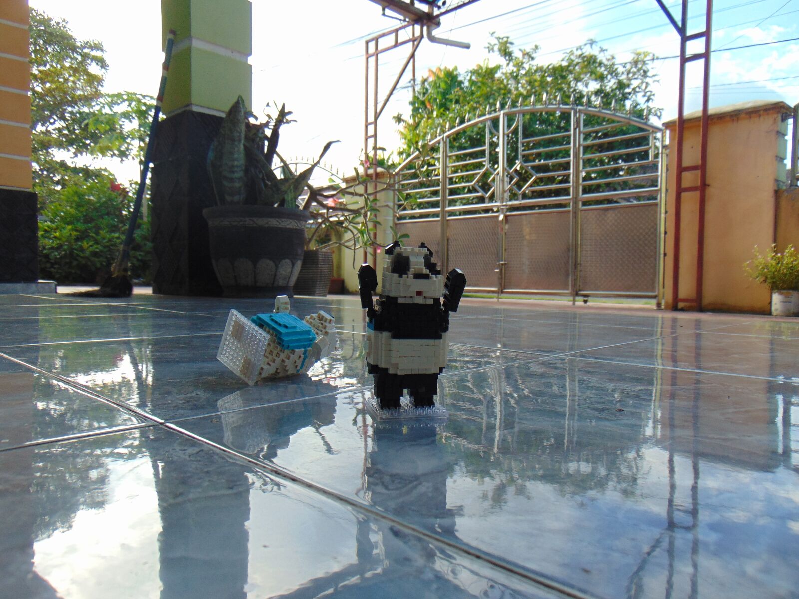 Sony Cyber-shot DSC-H300 sample photo. Fight, lego, toys photography