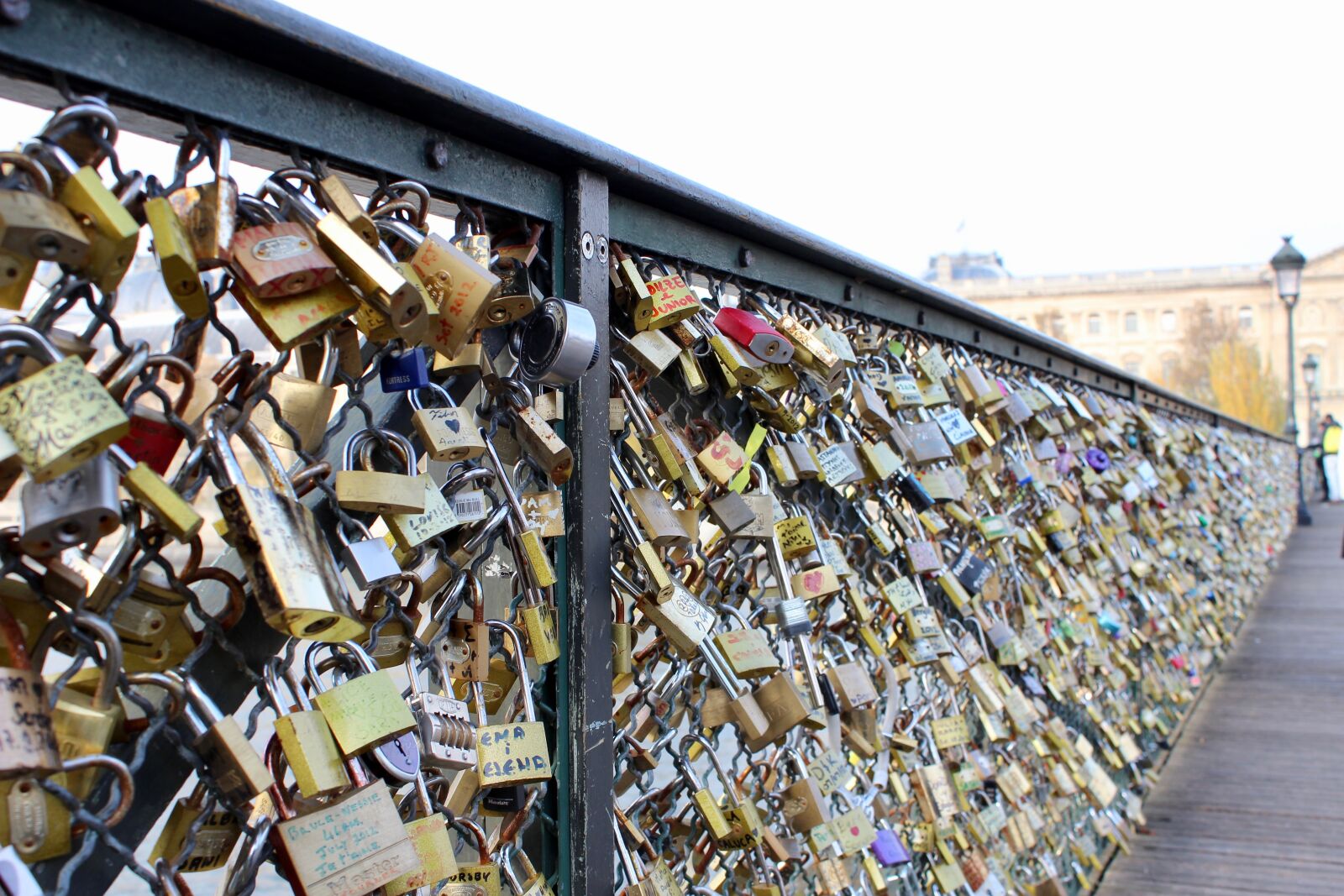 Canon EOS 600D (Rebel EOS T3i / EOS Kiss X5) sample photo. Paris, love castle, bridge photography