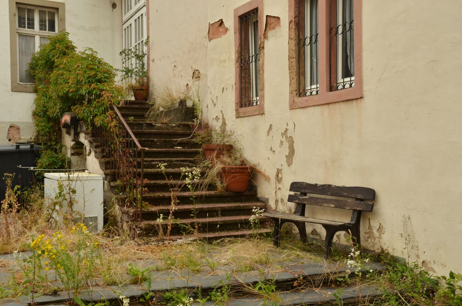 Nikon D7000 sample photo. Expired, building, trap photography