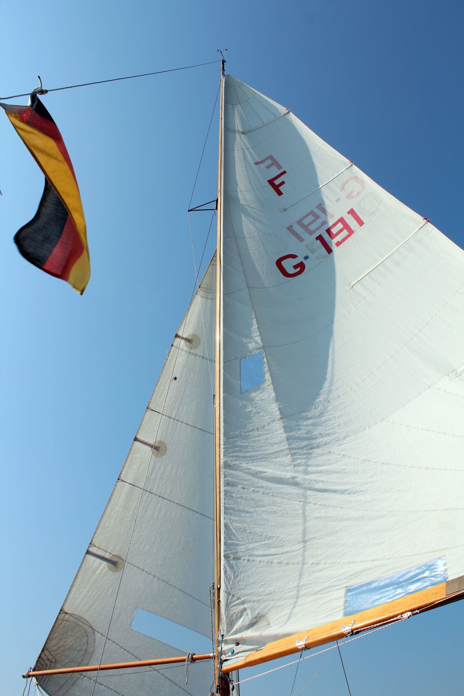 Canon EOS 600D (Rebel EOS T3i / EOS Kiss X5) sample photo. Sail, sailing boat, fock photography