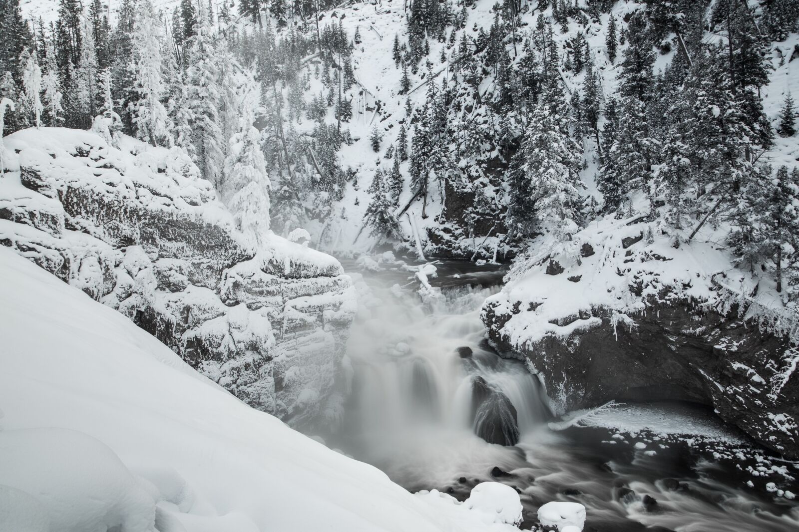Canon EF 24-105mm F4L IS USM sample photo. Firehole falls, winter, snow photography