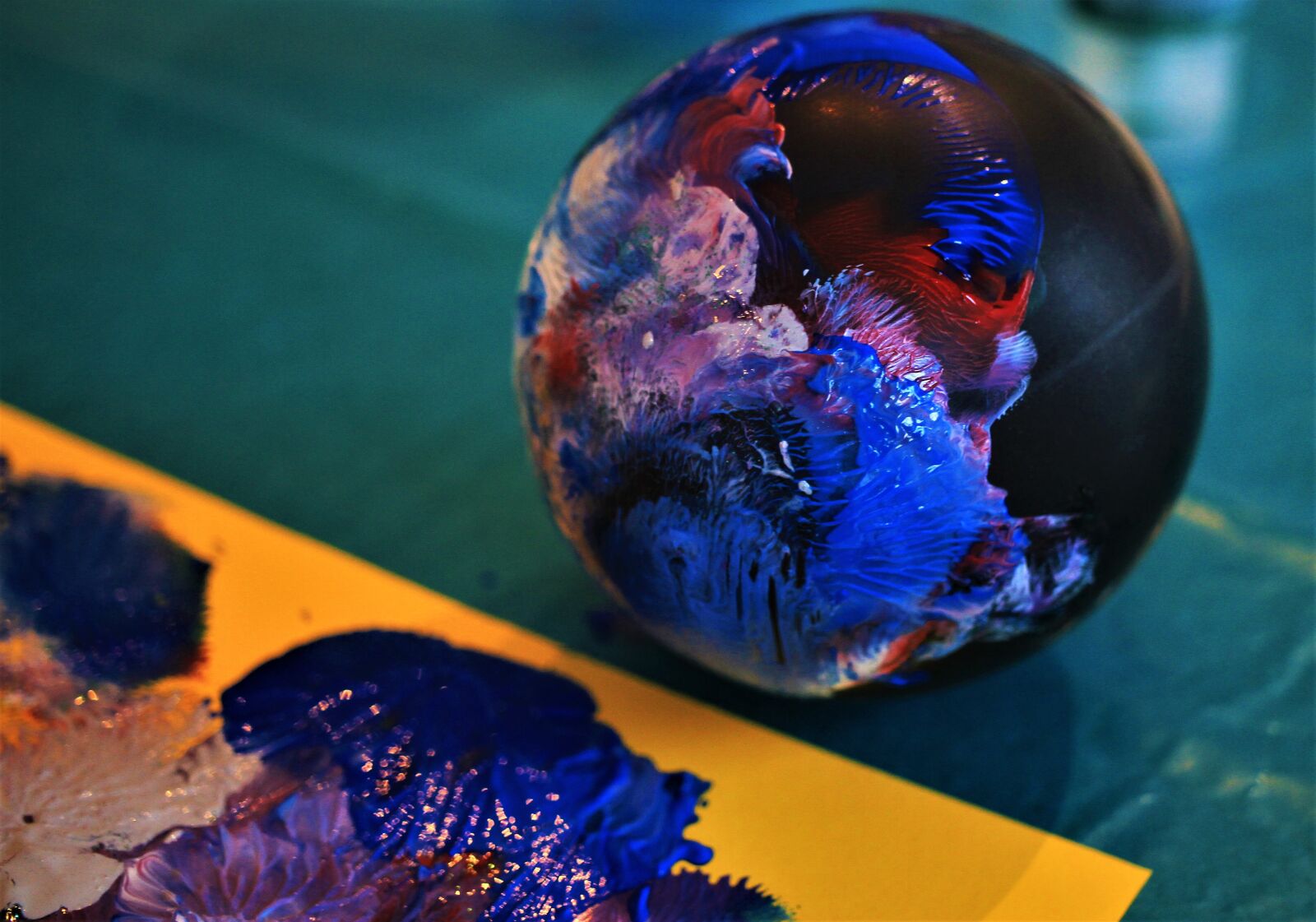 Canon EF-S 35mm F2.8 Macro IS STM sample photo. Hands, acrylic, paint photography