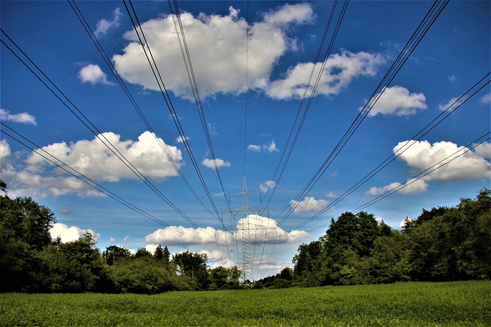 Canon EOS 550D (EOS Rebel T2i / EOS Kiss X4) sample photo. Current, strommast, power line photography