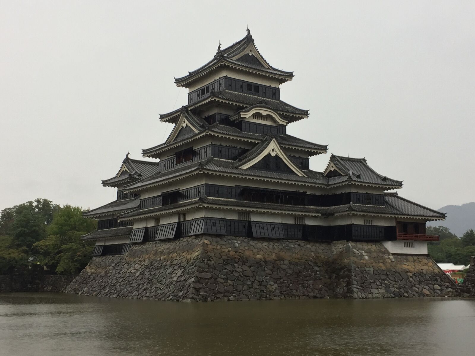 iPhone 6 back camera 4.15mm f/2.2 sample photo. Matsumoto castle, nagano prefecture photography