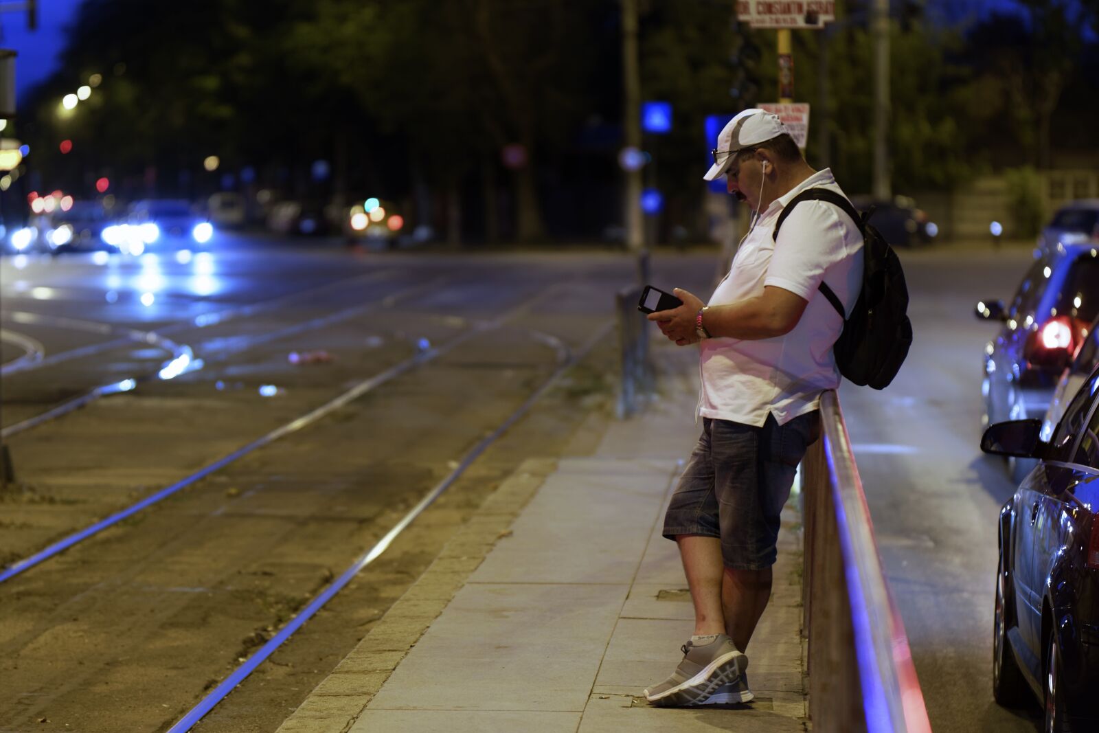 Nikon D5300 sample photo. Evening, the tram stop photography