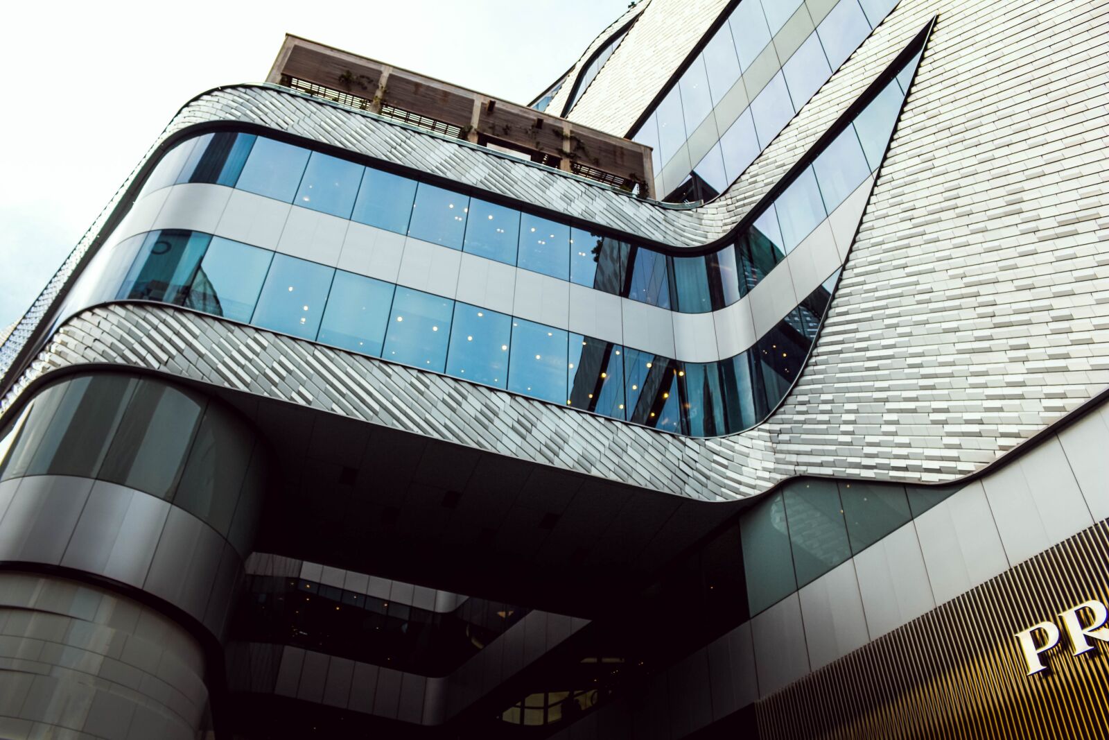 Canon EOS 700D (EOS Rebel T5i / EOS Kiss X7i) sample photo. Central embassy, entrepreneurship, t photography