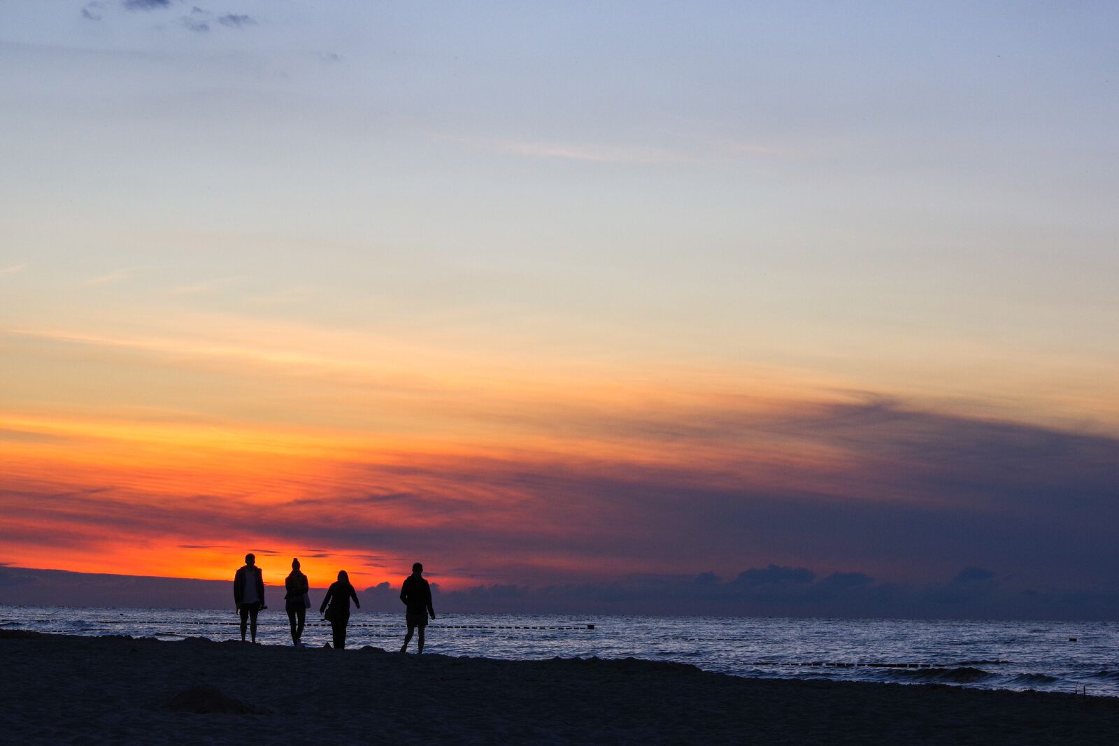 Pentax K-70 sample photo. Friends, sunset, sea photography