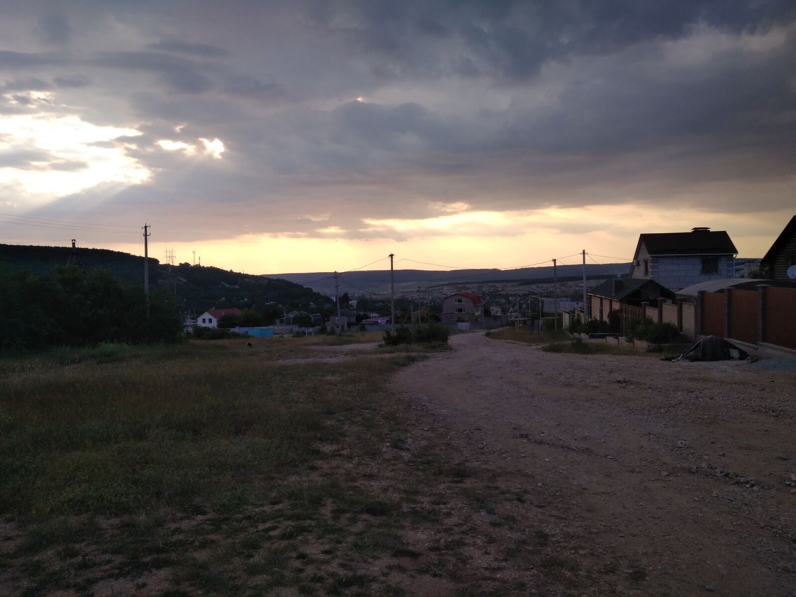 Xiaomi Redmi 4 Pro sample photo. Sunset, twilight, village photography