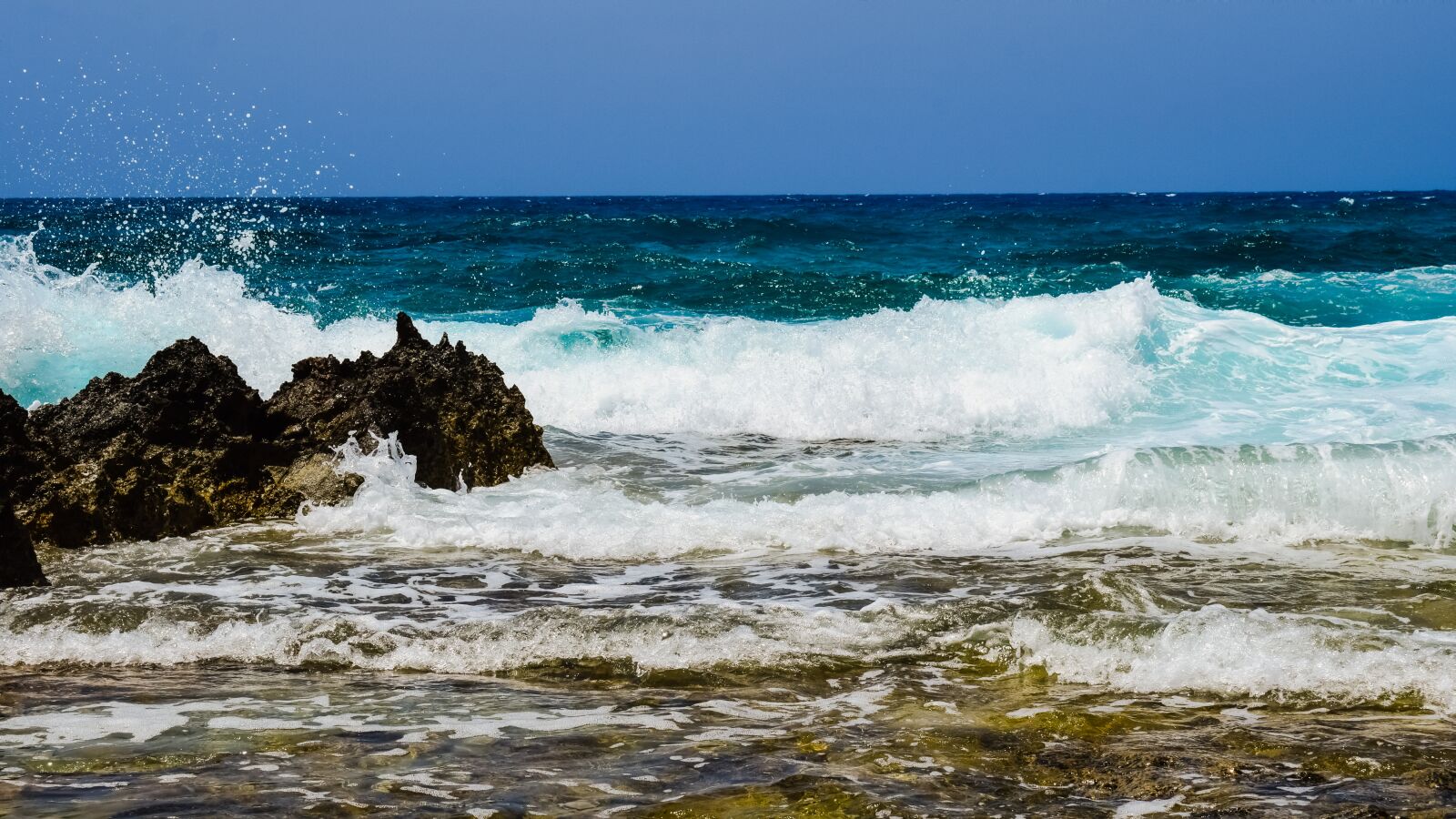 Nikon D3300 sample photo. Wave, smashing, foam photography