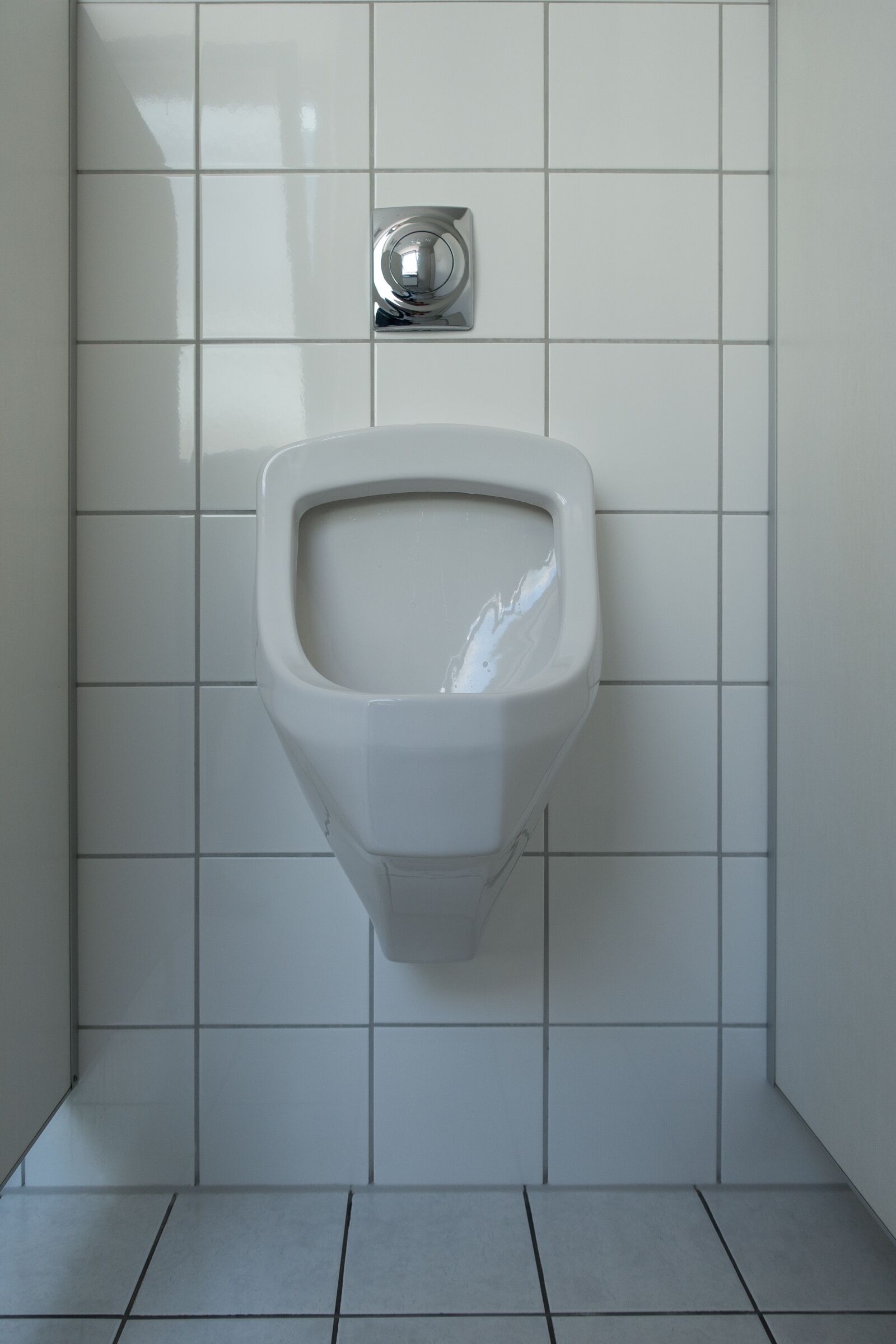 Sony Cyber-shot DSC-RX100 III sample photo. Wc, urinal, man toilet photography