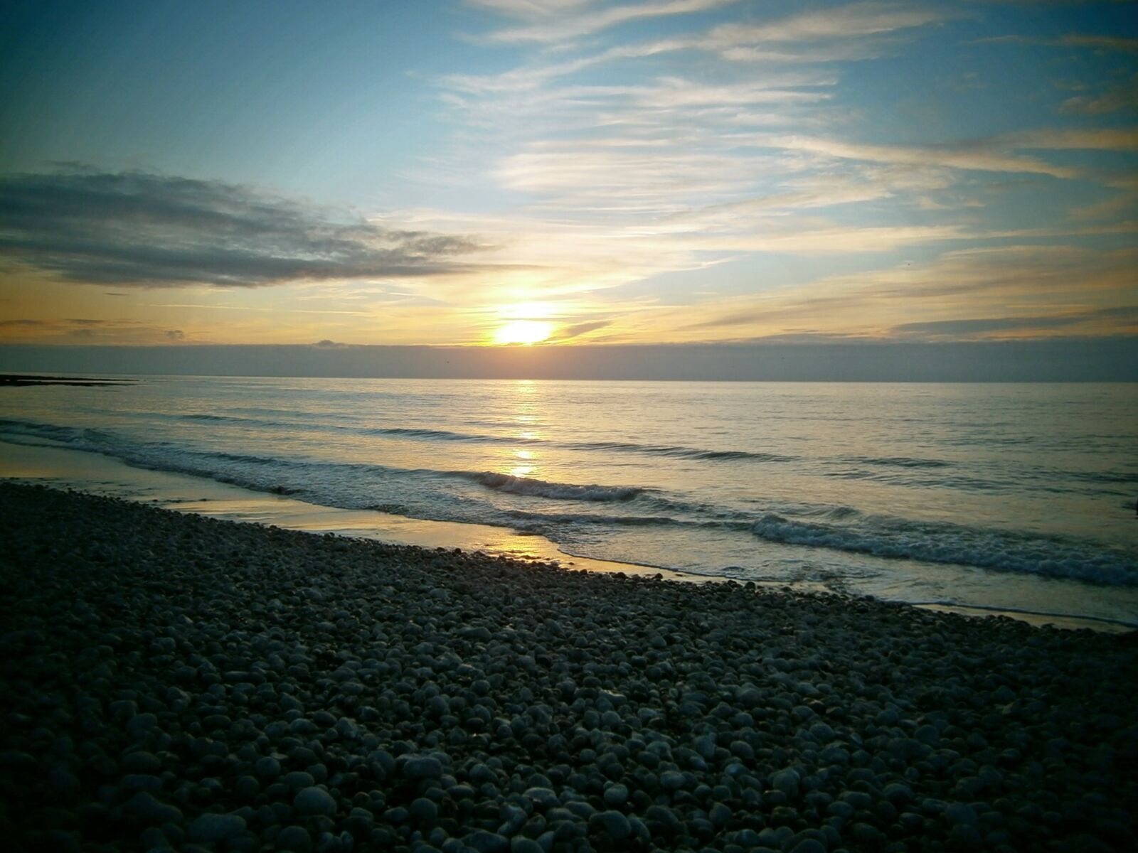 Olympus VG130,D710 sample photo. Sunset, beach, sea photography