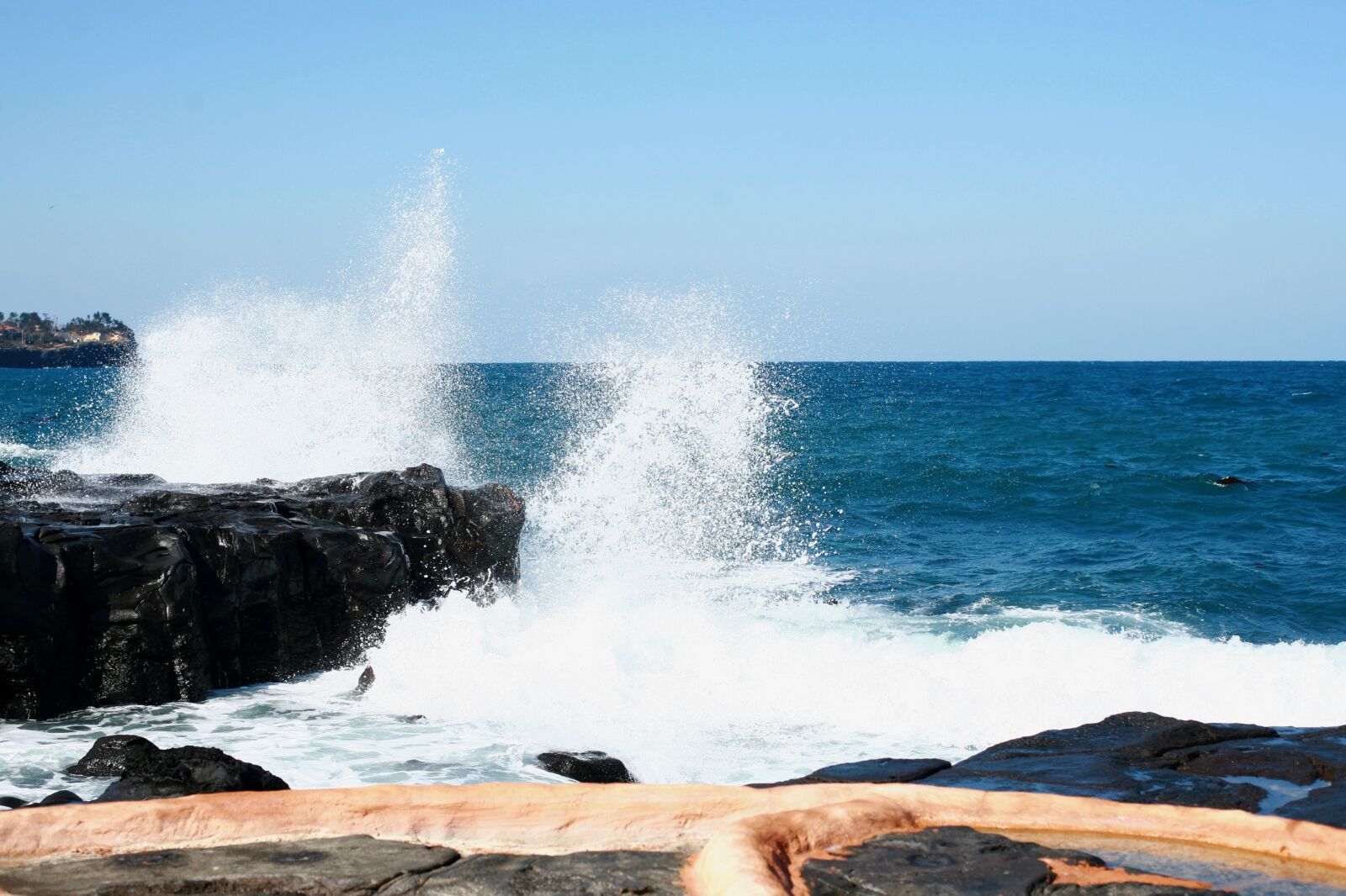 Canon EOS 5D sample photo. Waves, sea, coastal photography