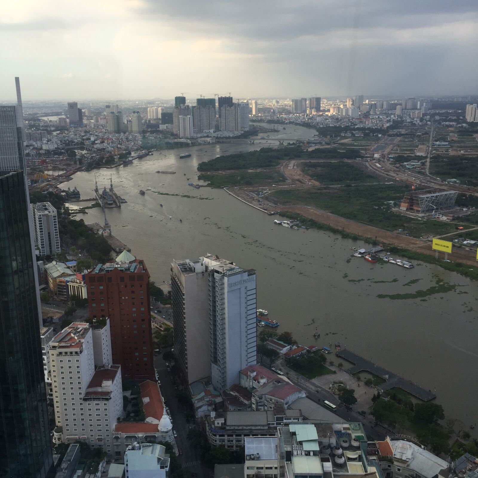 iPhone 6 Plus back camera 4.15mm f/2.2 sample photo. Cityview photography