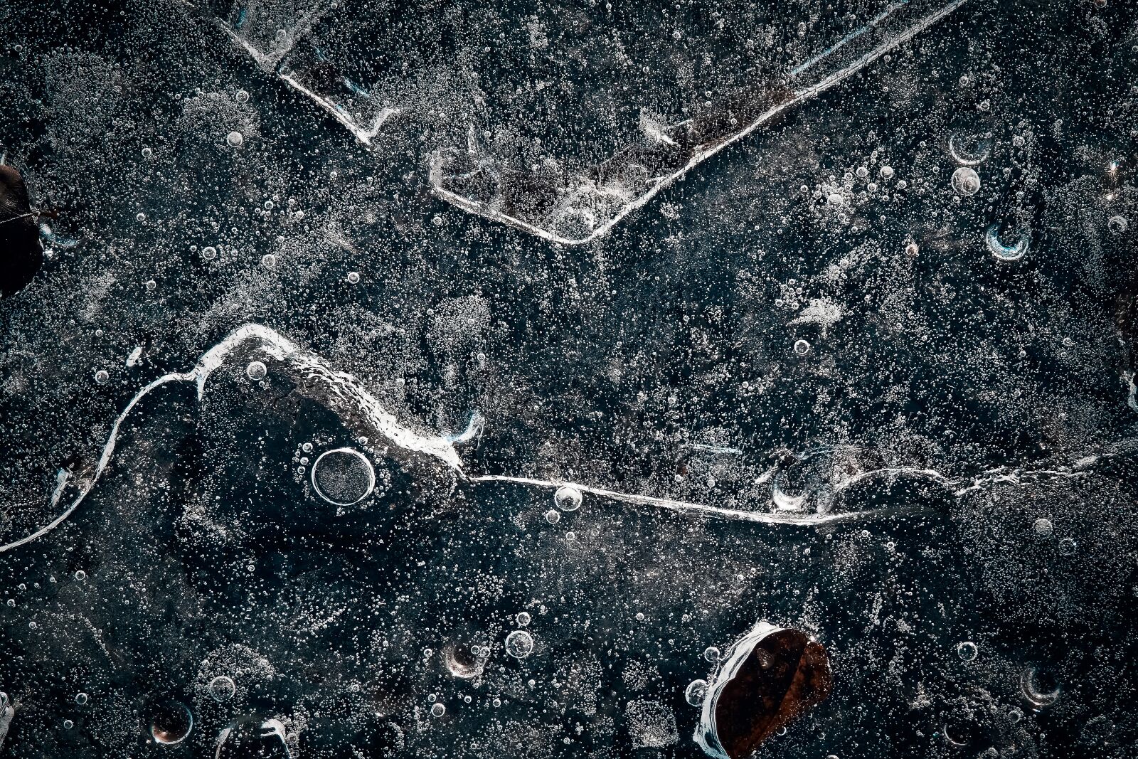Olympus OM-D E-M10 sample photo. Ice, frozen, winter photography