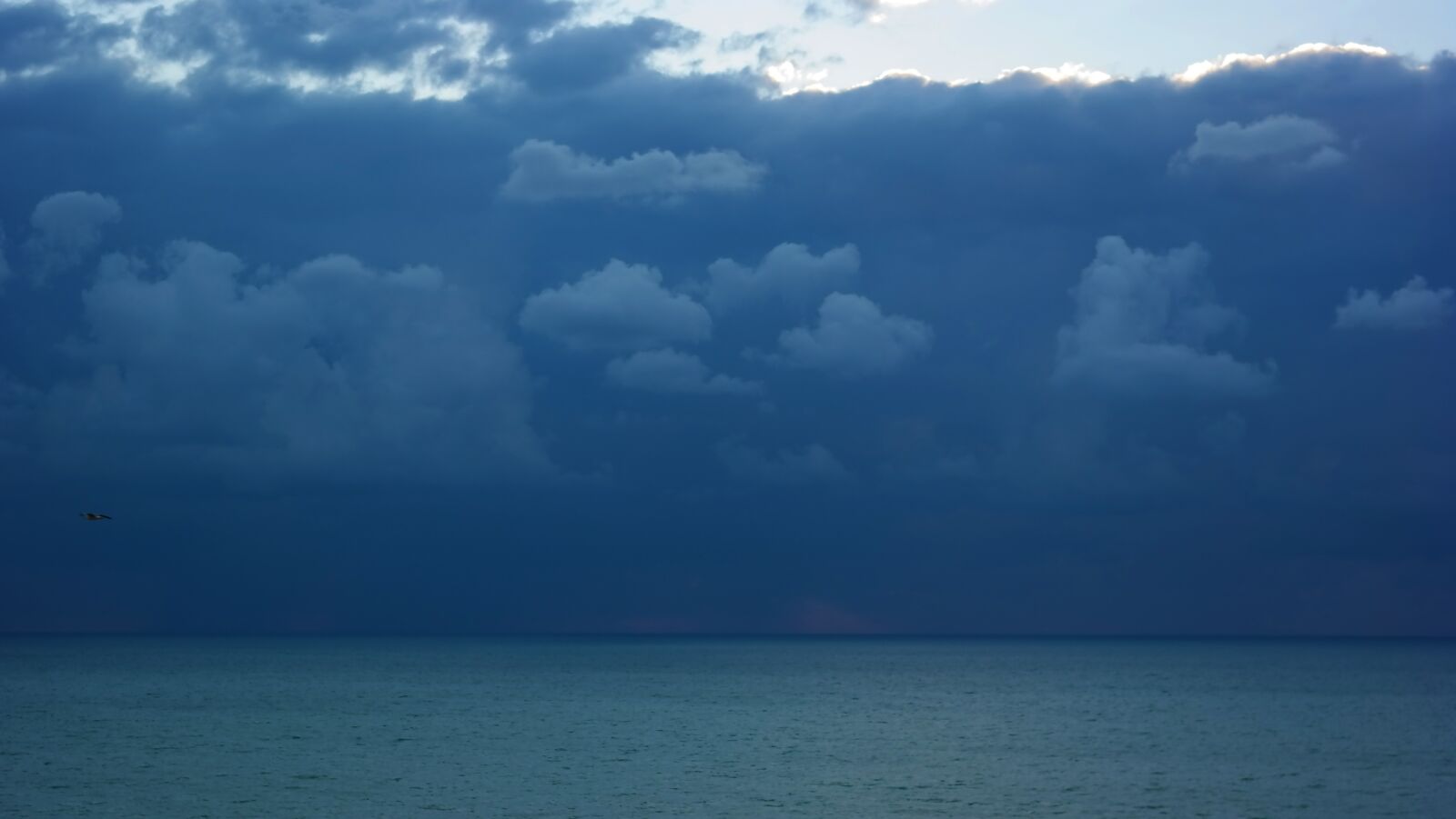 Samsung NX300 sample photo. Clouds, ocean, thunderstorm photography