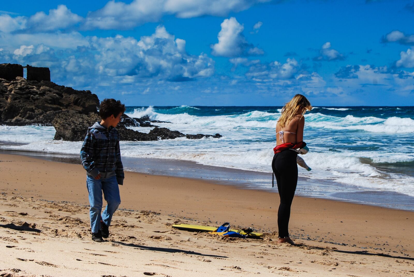 Nikon D40X sample photo. Beach, girl, getting ready photography
