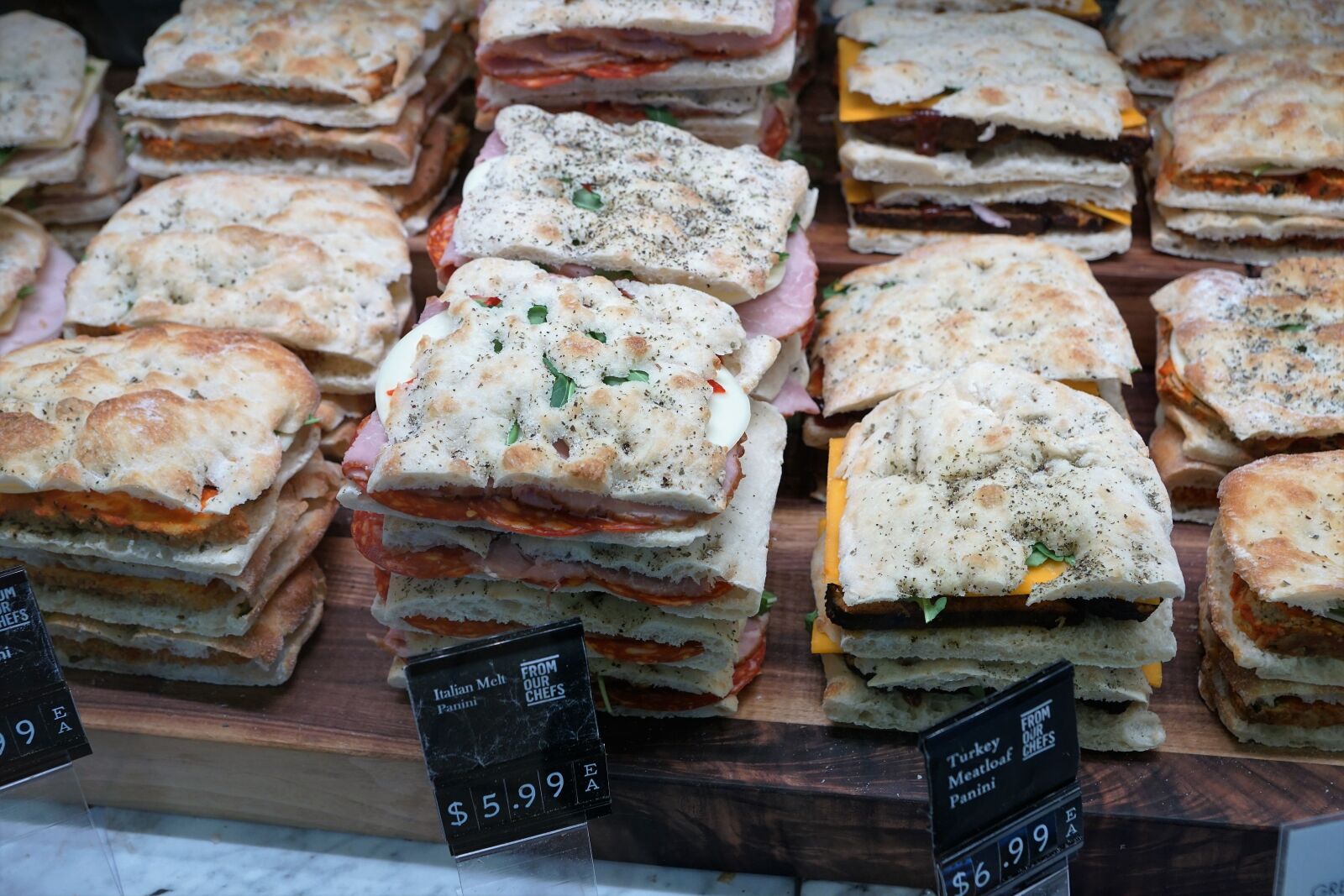 Sony ILCA-77M2 + Sony DT 16-50mm F2.8 SSM sample photo. Eat, bread, food photography