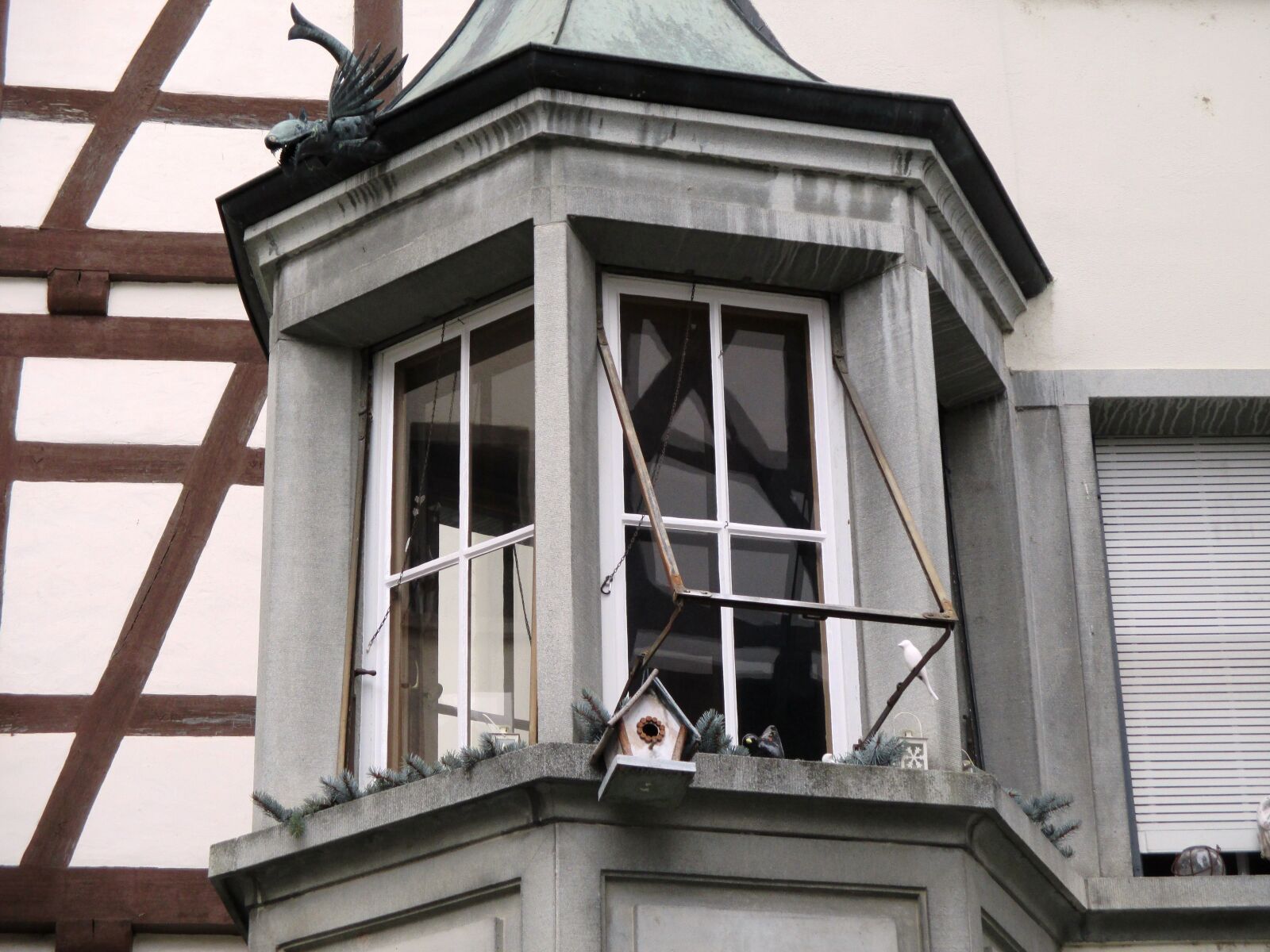 Canon PowerShot ELPH 115 IS (IXUS 132 / IXY 90F) sample photo. Fachwerkhaus, bay window, old photography