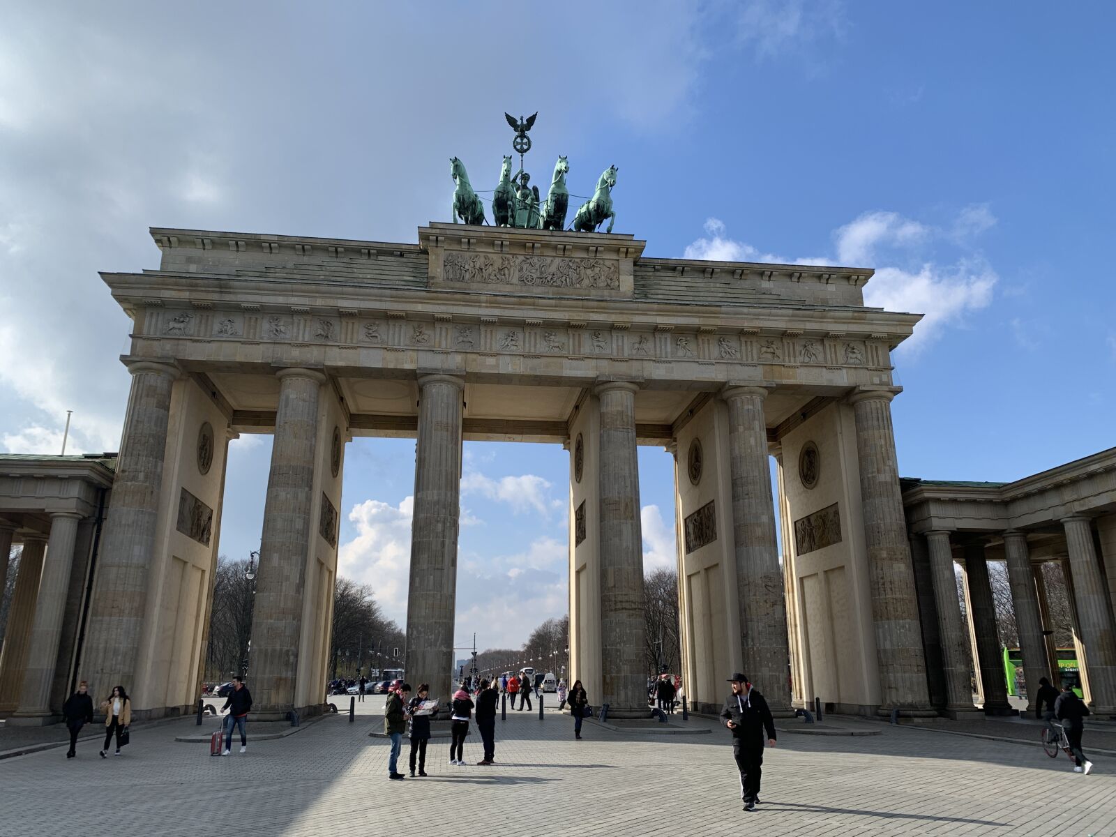 Apple iPhone XR sample photo. Berlin, brandenburg gate, travel photography