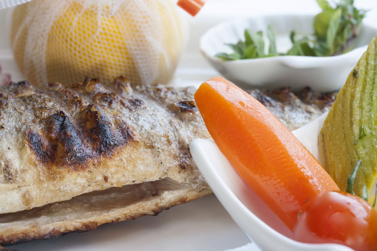 Canon EF-S 60mm F2.8 Macro USM sample photo. Food, food pictures, meat photography