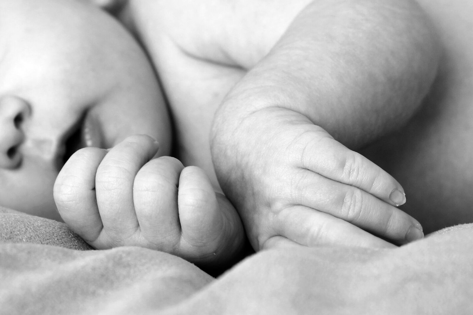 Canon EOS 1200D (EOS Rebel T5 / EOS Kiss X70 / EOS Hi) sample photo. Baby, hands, finger photography