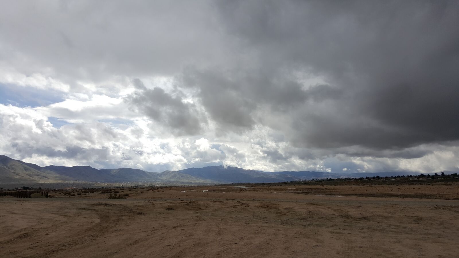 Samsung Galaxy Note5 sample photo. Clouds, desert, mountains photography