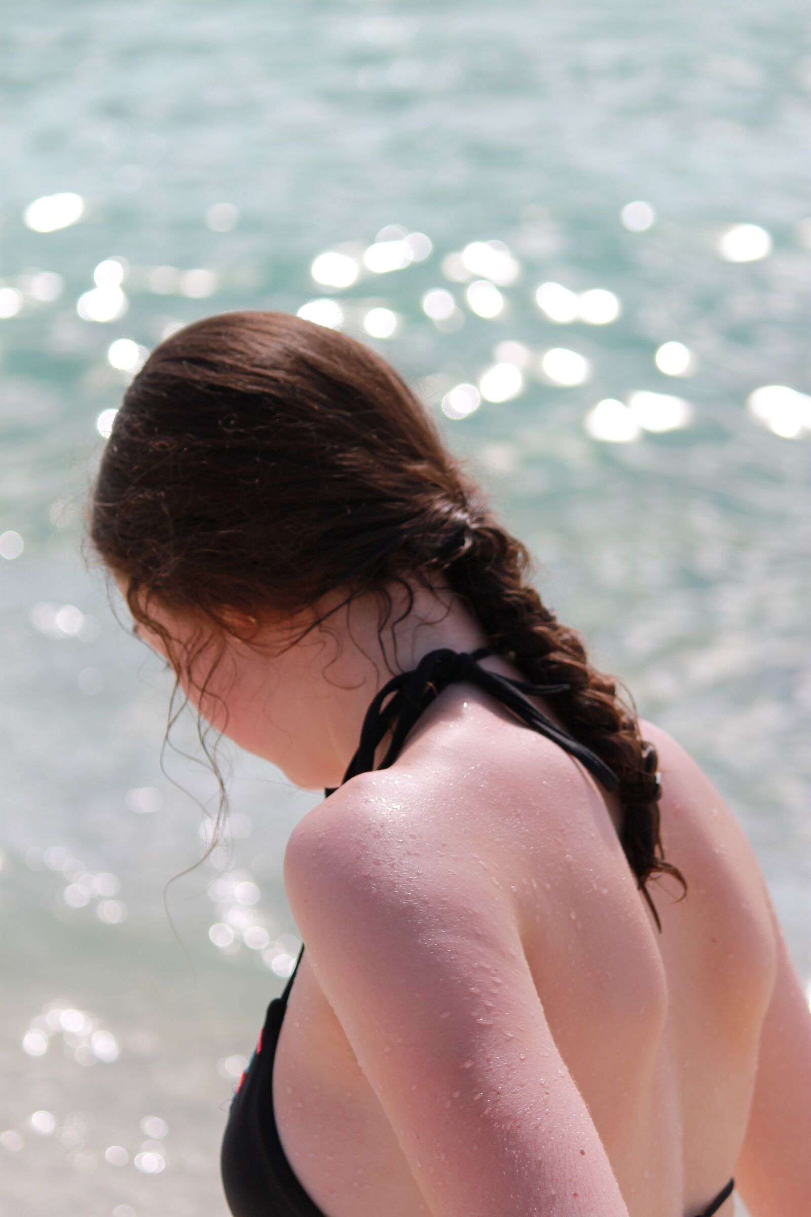 Canon EF-S 55-250mm F4-5.6 IS II sample photo. Woman, sea, beach photography