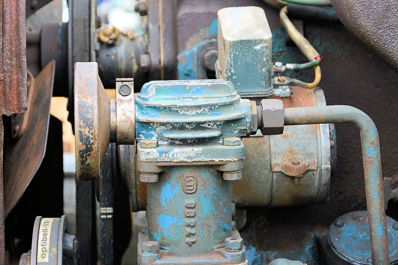 Nikon D3200 sample photo. Tractor, motor, old photography