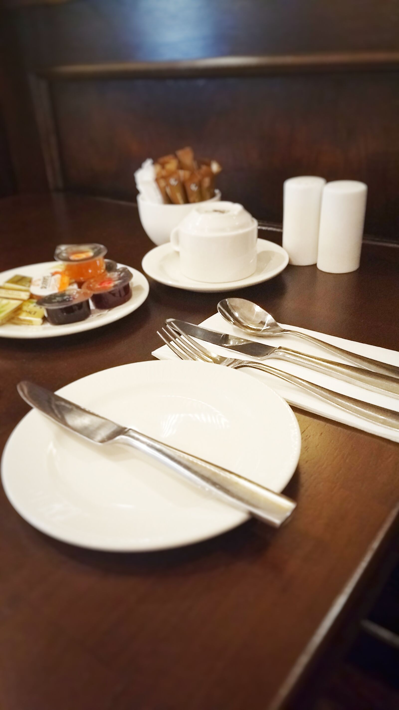 Motorola Moto G (5) Plus sample photo. Hotel breakfast, jam, coffee photography