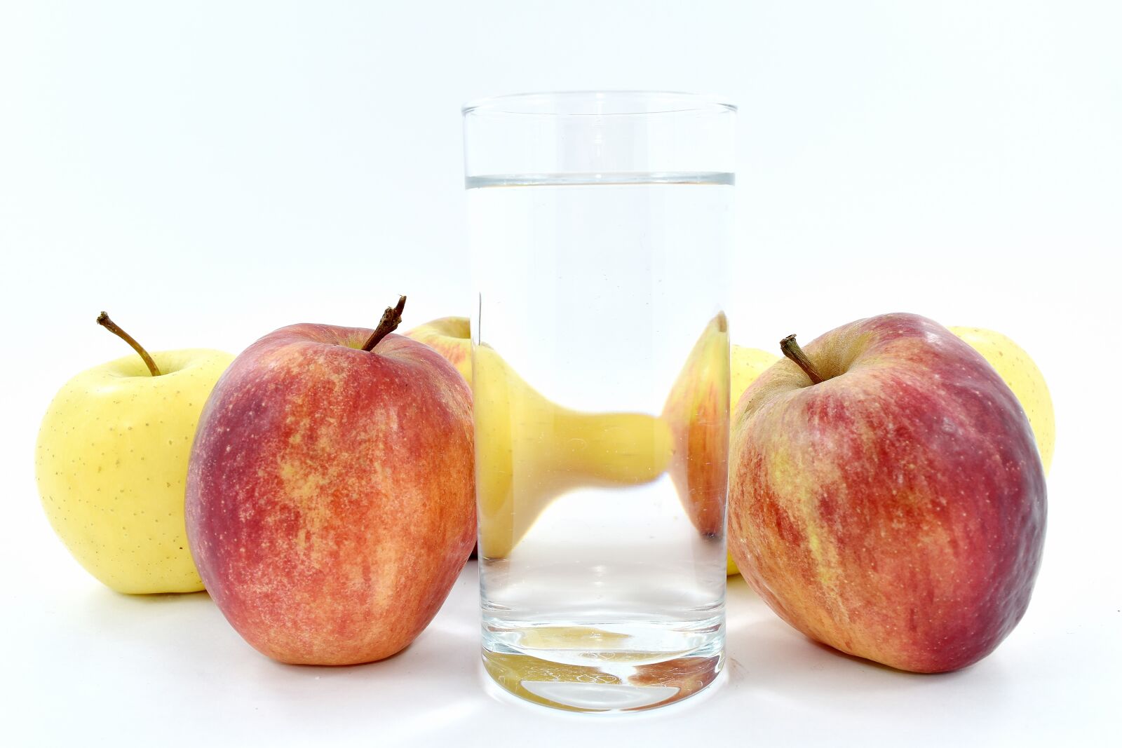 Nikon D5500 sample photo. Apples, drinking water, fresh photography