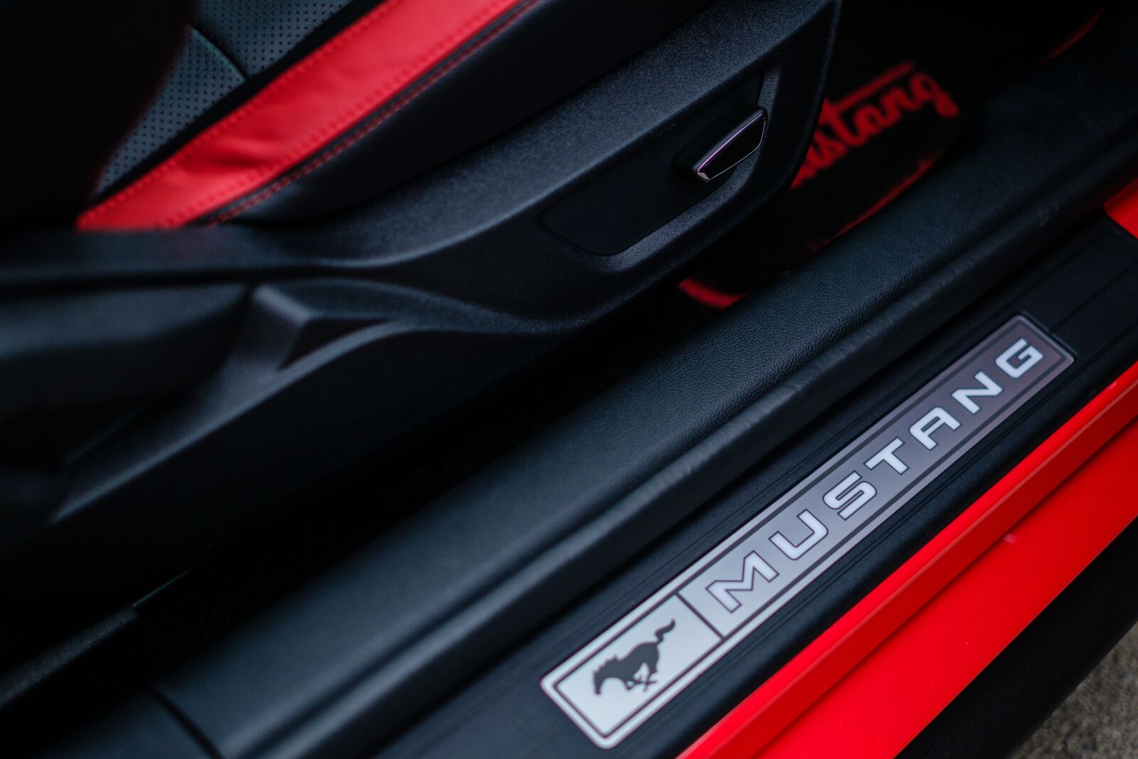 Fujifilm X-T2 + Fujifilm XF 35mm F1.4 R sample photo. Mustang, gt, red photography
