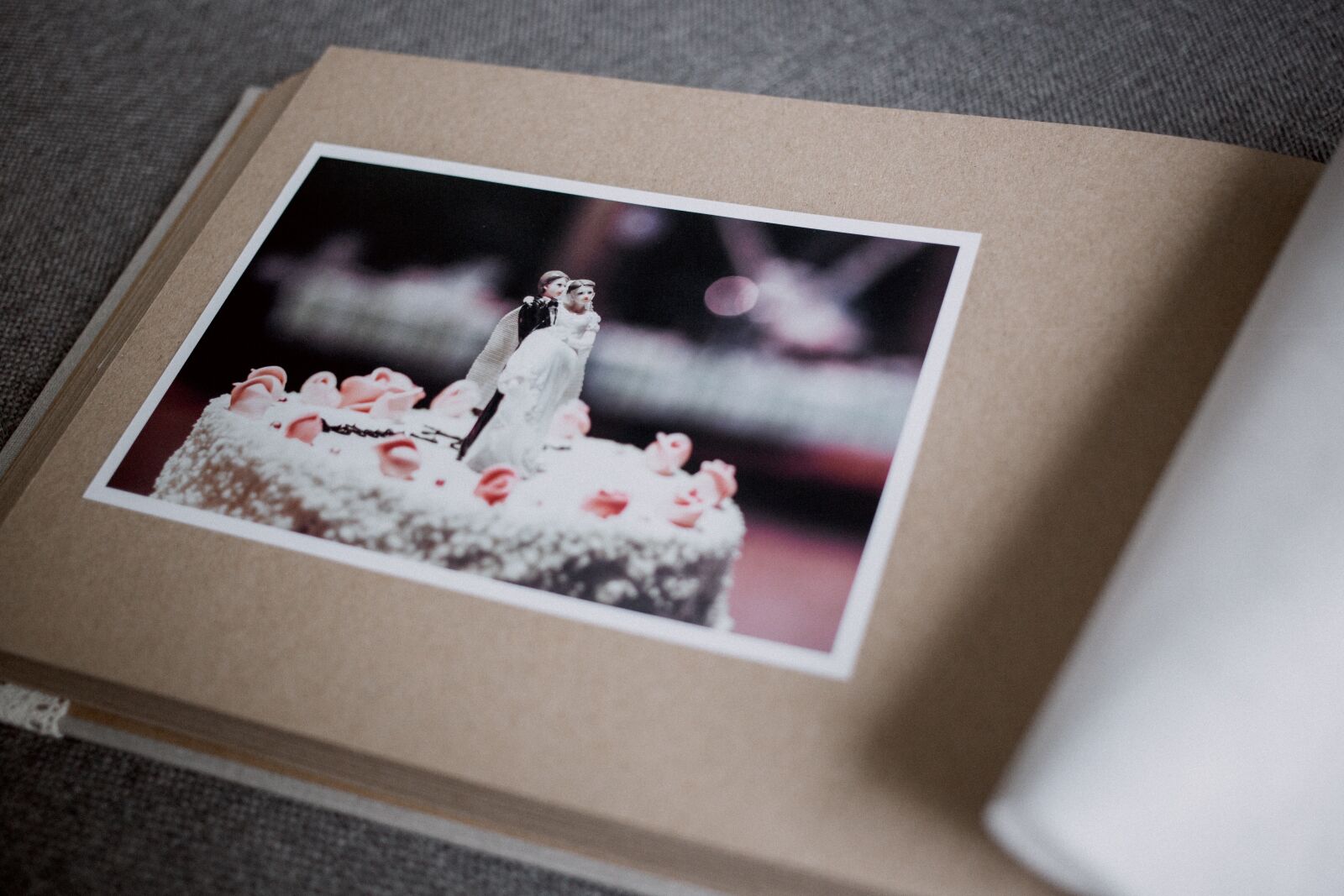 Canon EF 40mm F2.8 STM sample photo. Album, beige, bride photography