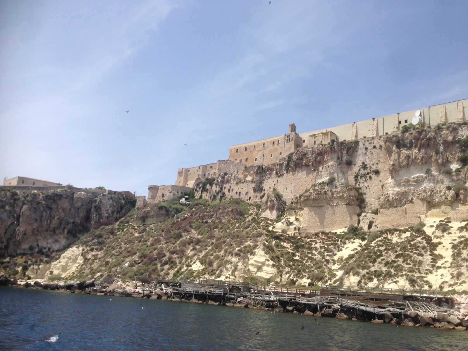 iPhone 5 back camera 4.12mm f/2.4 sample photo. Isole, tremiti photography