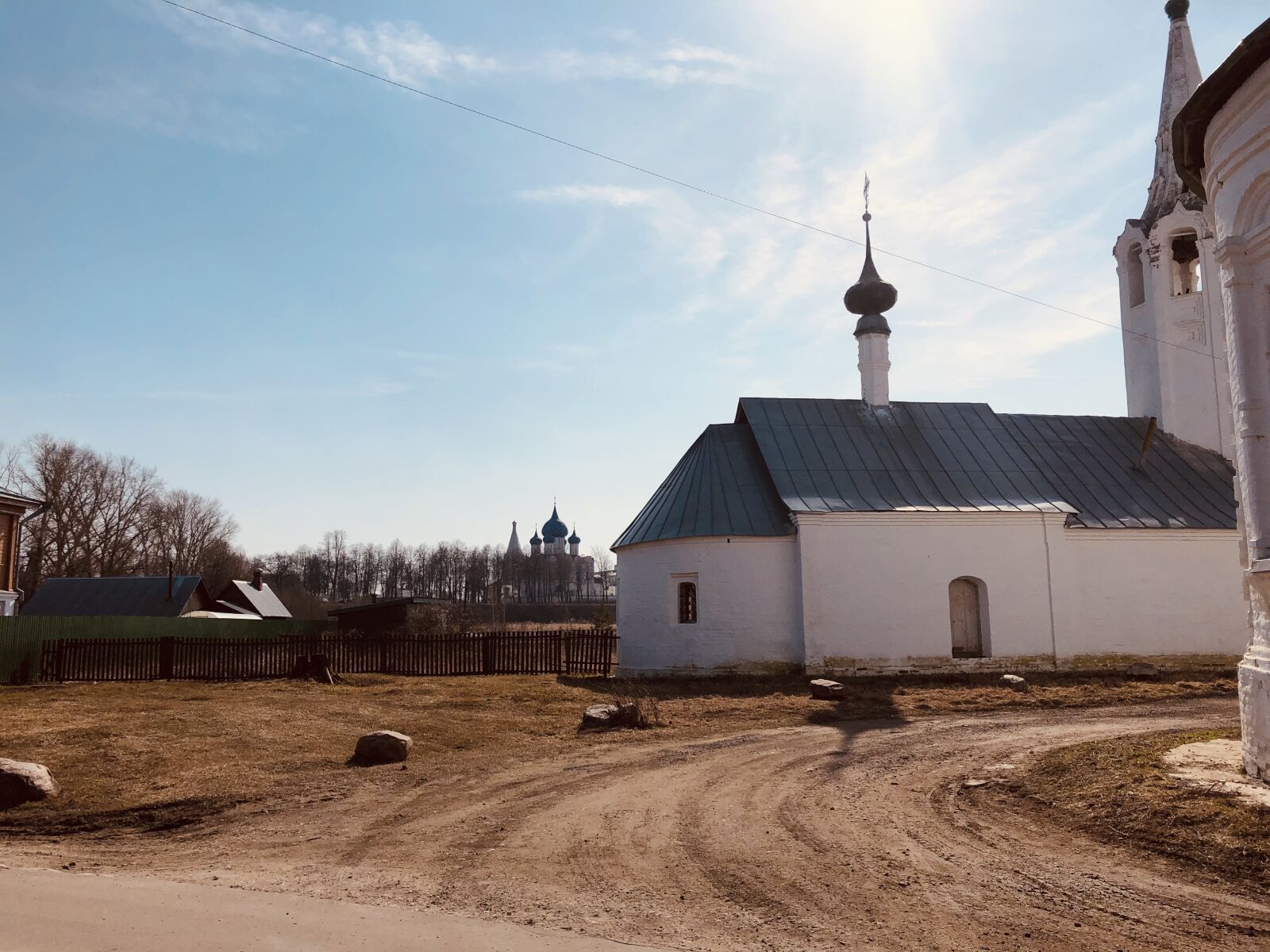 iPhone 8 back camera 3.99mm f/1.8 sample photo. Old, town, village photography