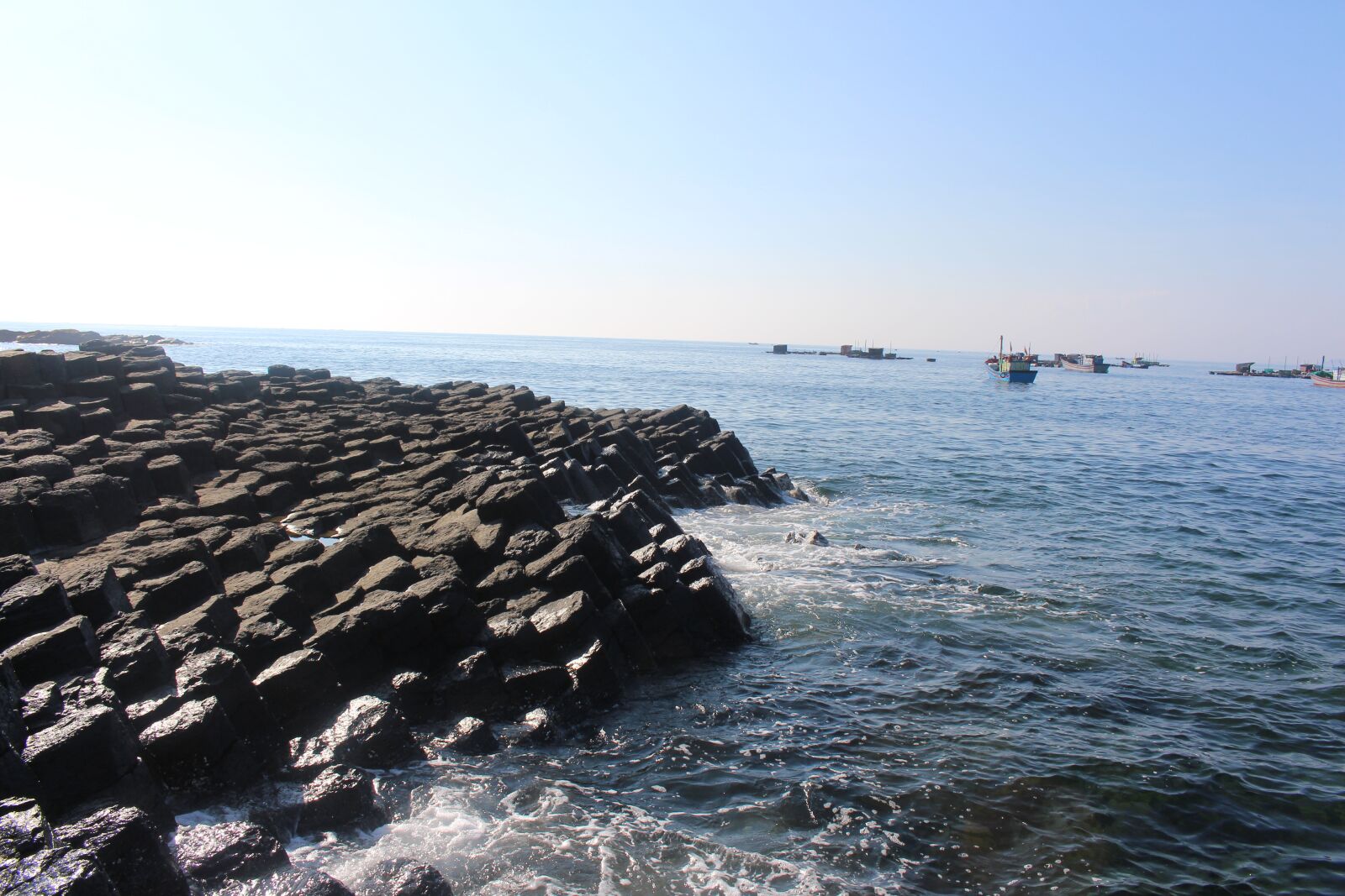 Canon EOS 700D (EOS Rebel T5i / EOS Kiss X7i) sample photo. Travel, vietnam, beach photography