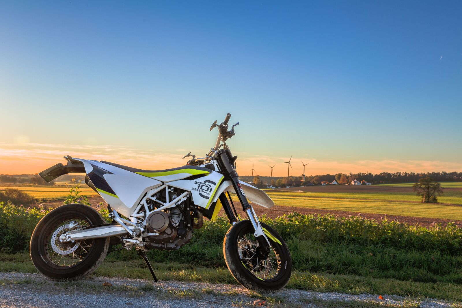 Canon EF 24-70mm F2.8L II USM sample photo. Motorcycle, 701, hdr photography
